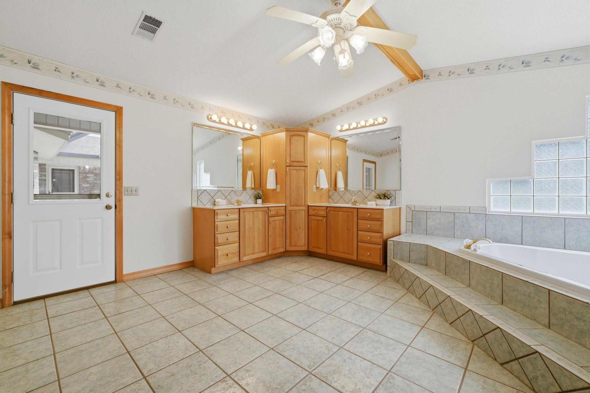 SOUTH GULF MANOR - Residential