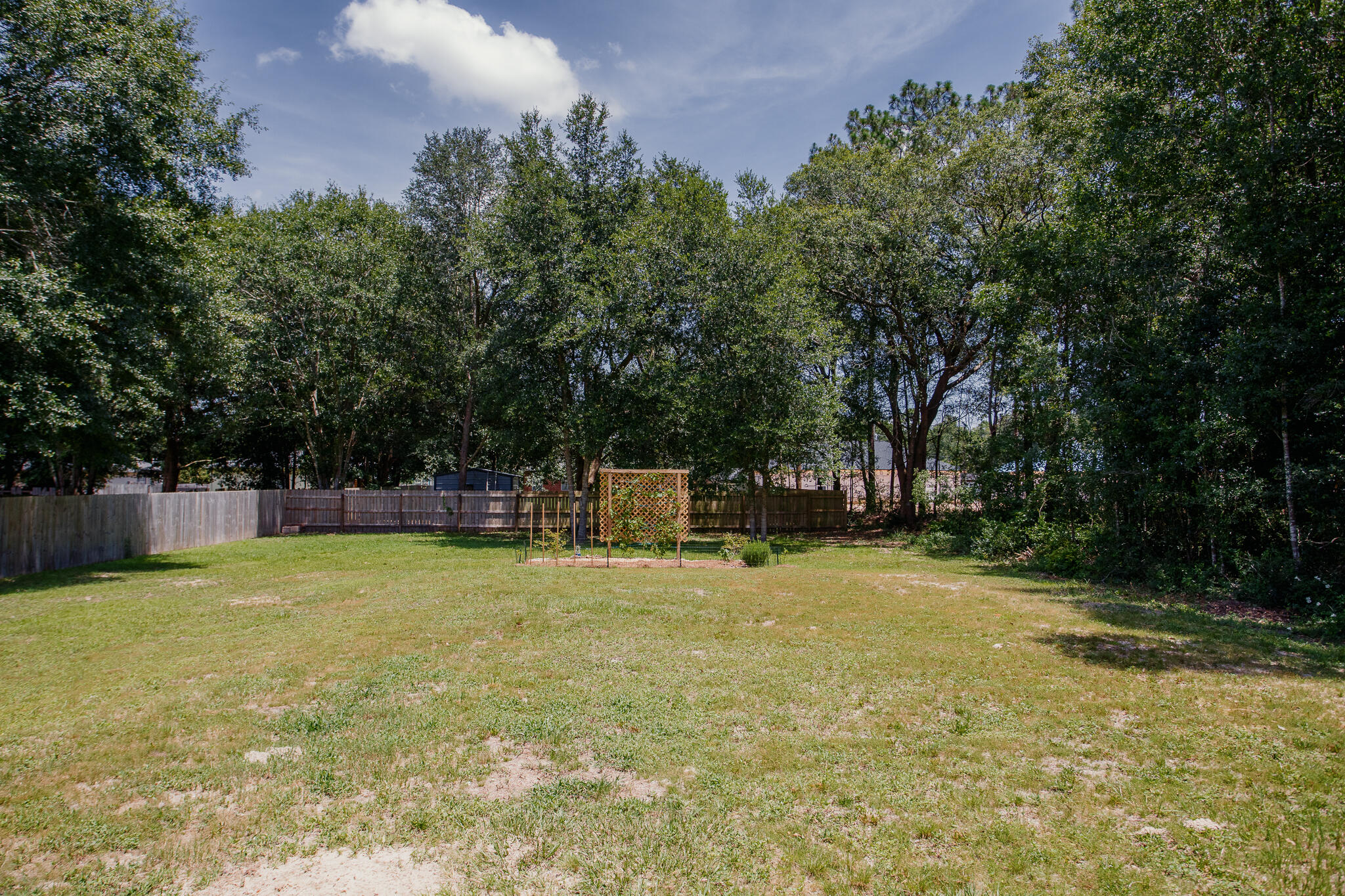 COUNTRY CLUB ESTATES - Residential