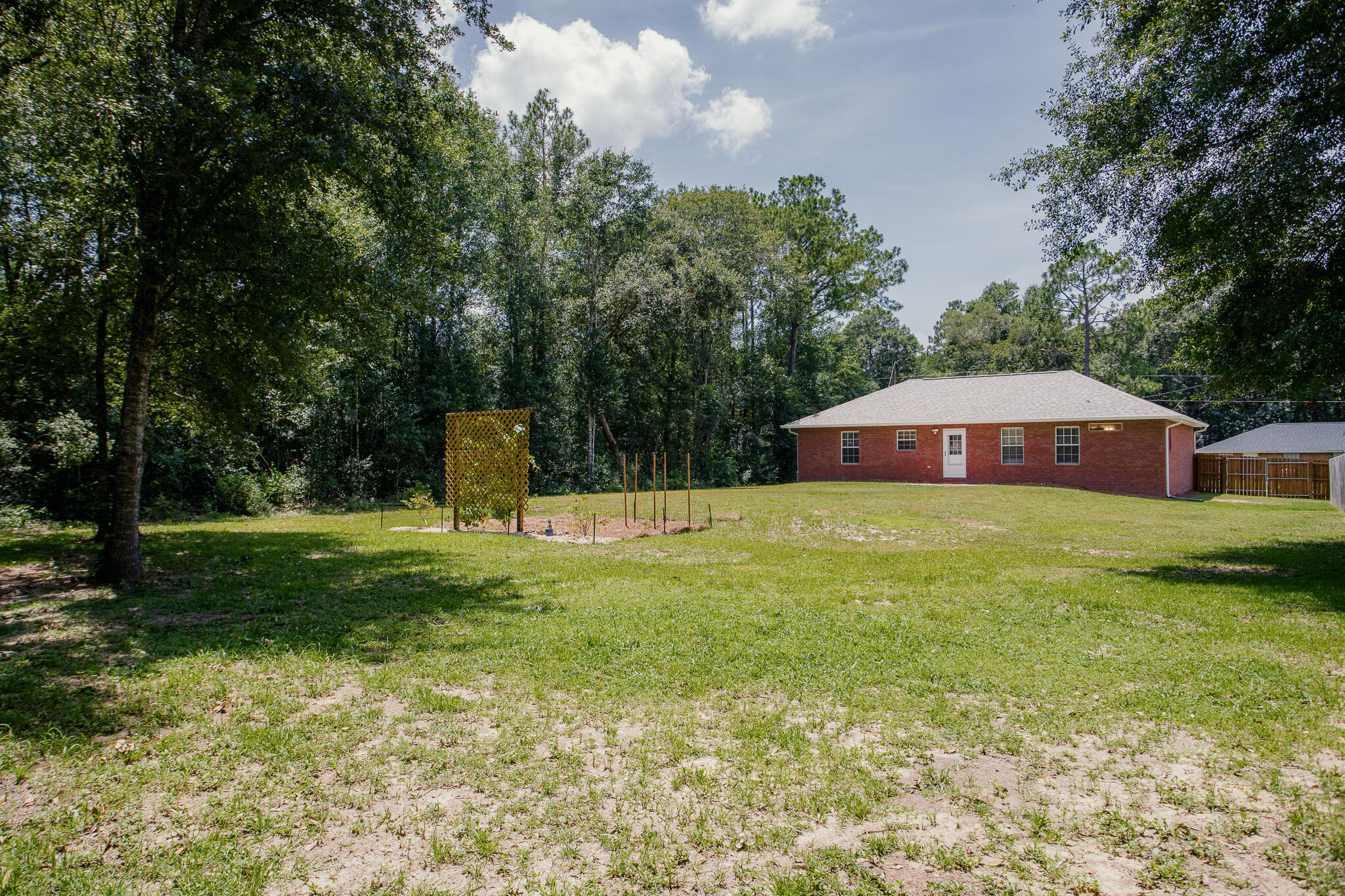 COUNTRY CLUB ESTATES - Residential