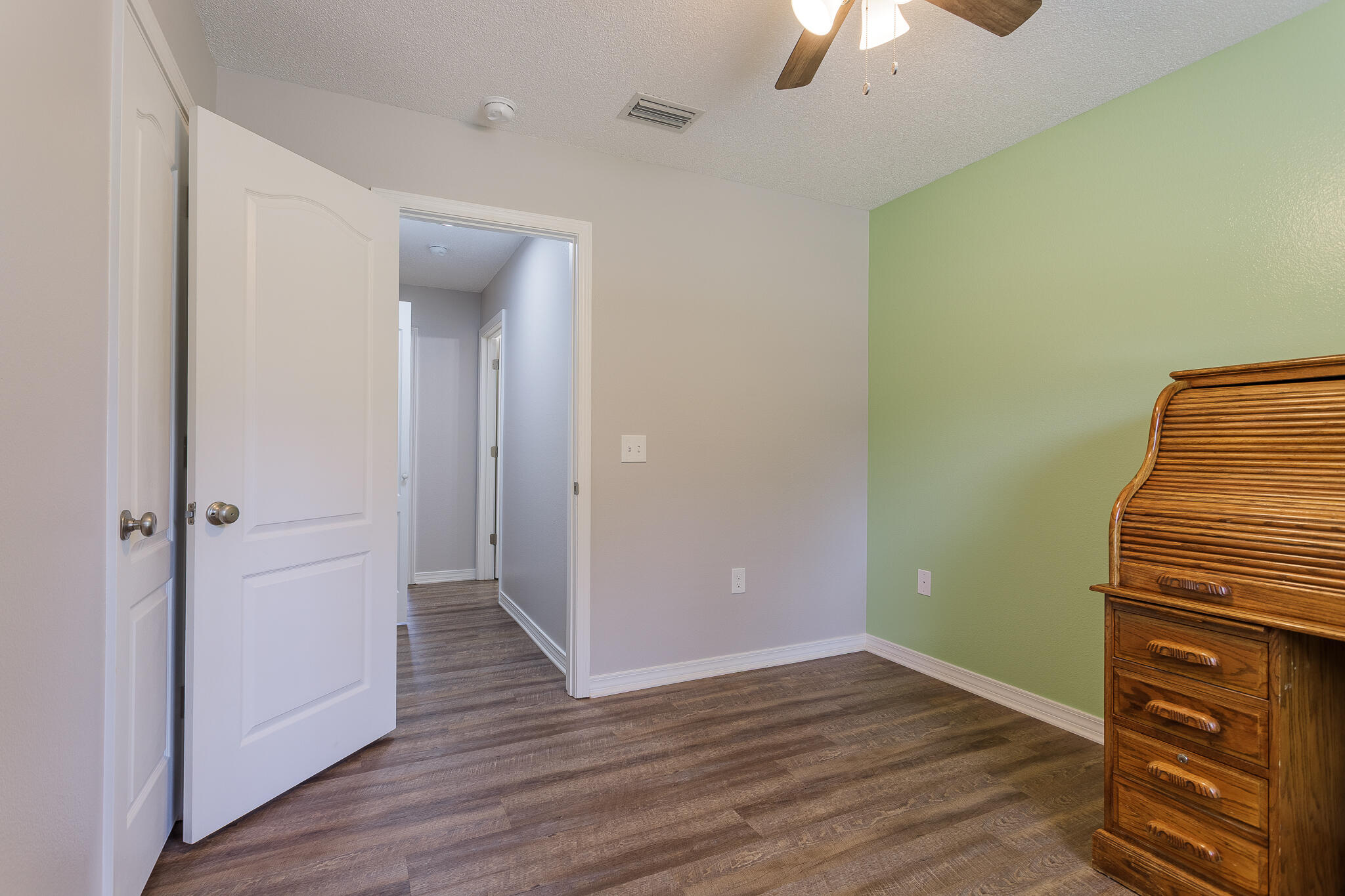 COUNTRY CLUB ESTATES - Residential