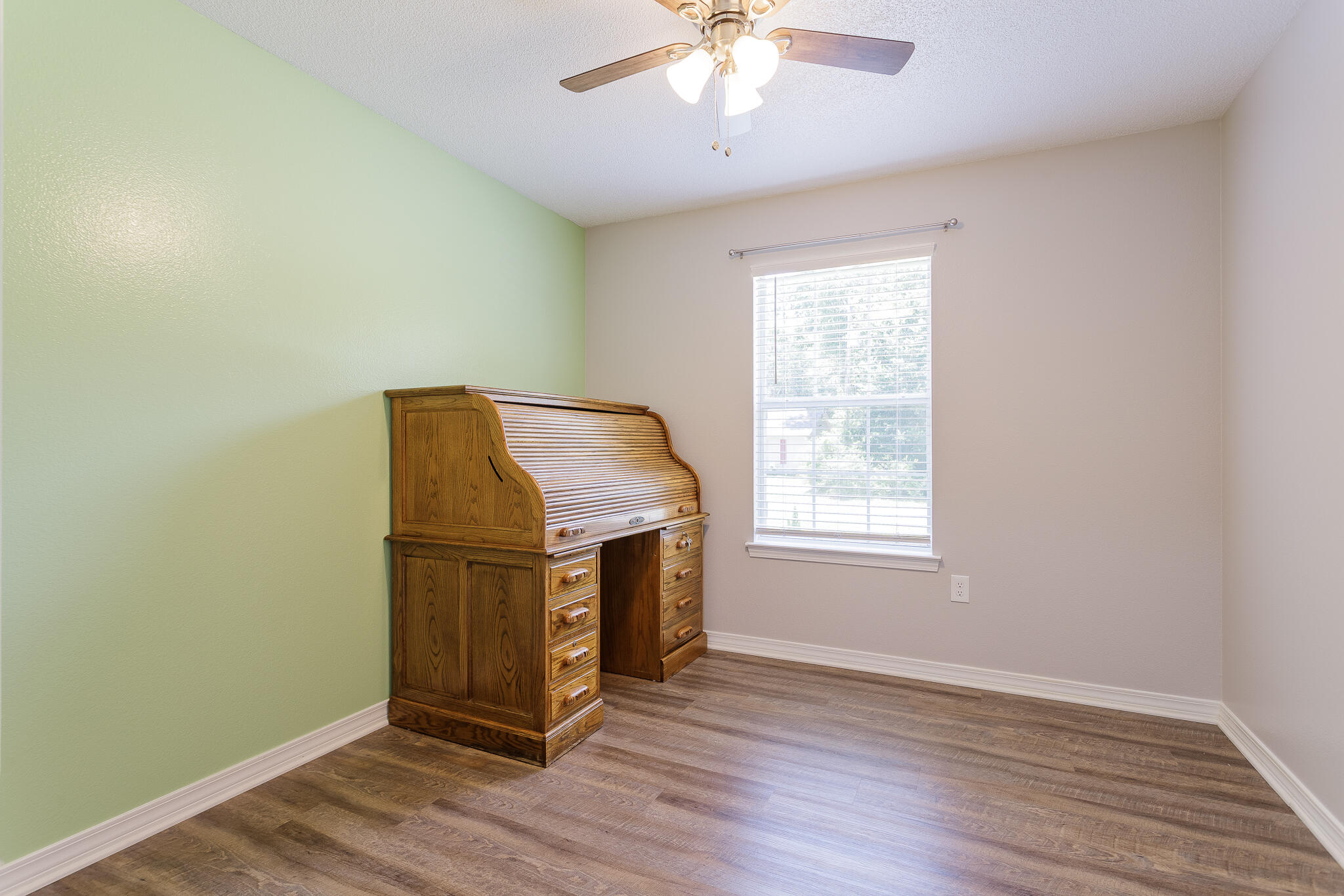 COUNTRY CLUB ESTATES - Residential
