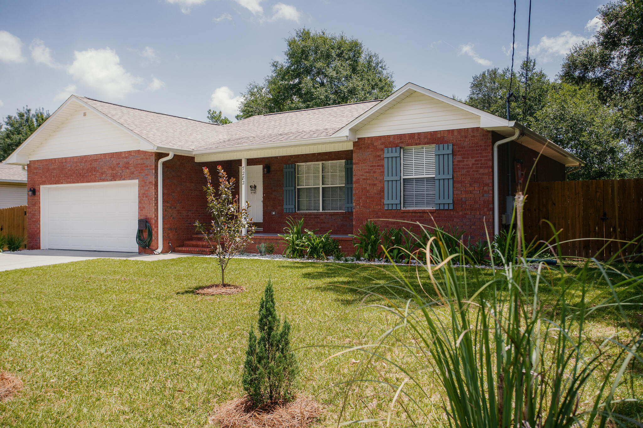 COUNTRY CLUB ESTATES - Residential
