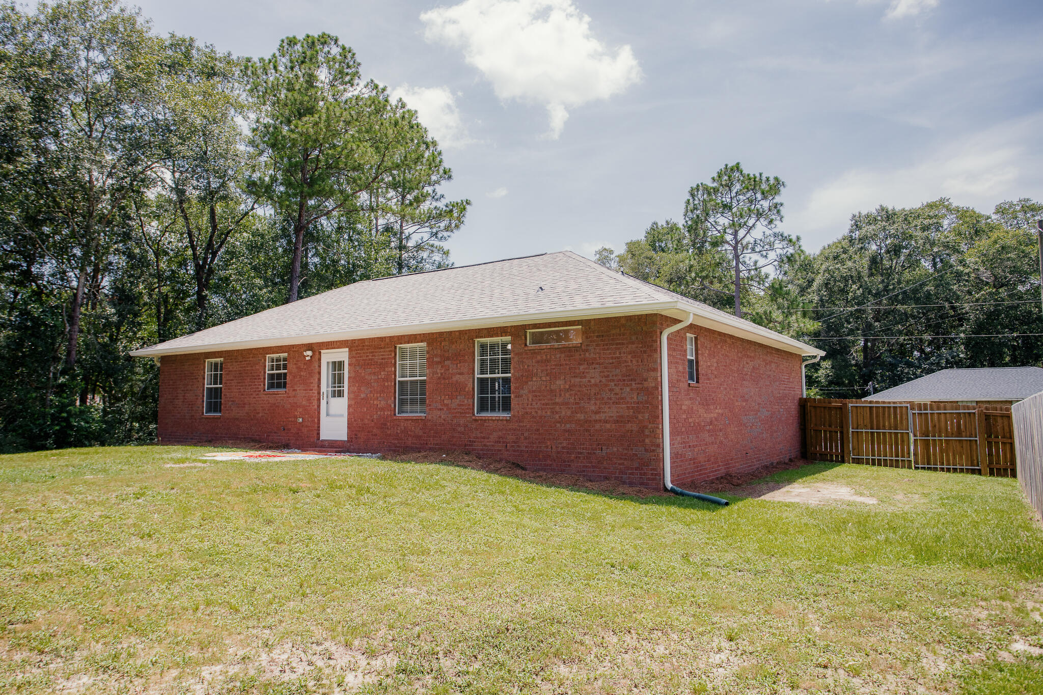 COUNTRY CLUB ESTATES - Residential