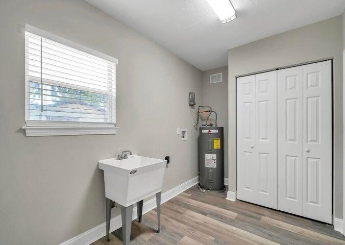 HOLLEY BY THE SEA - Residential