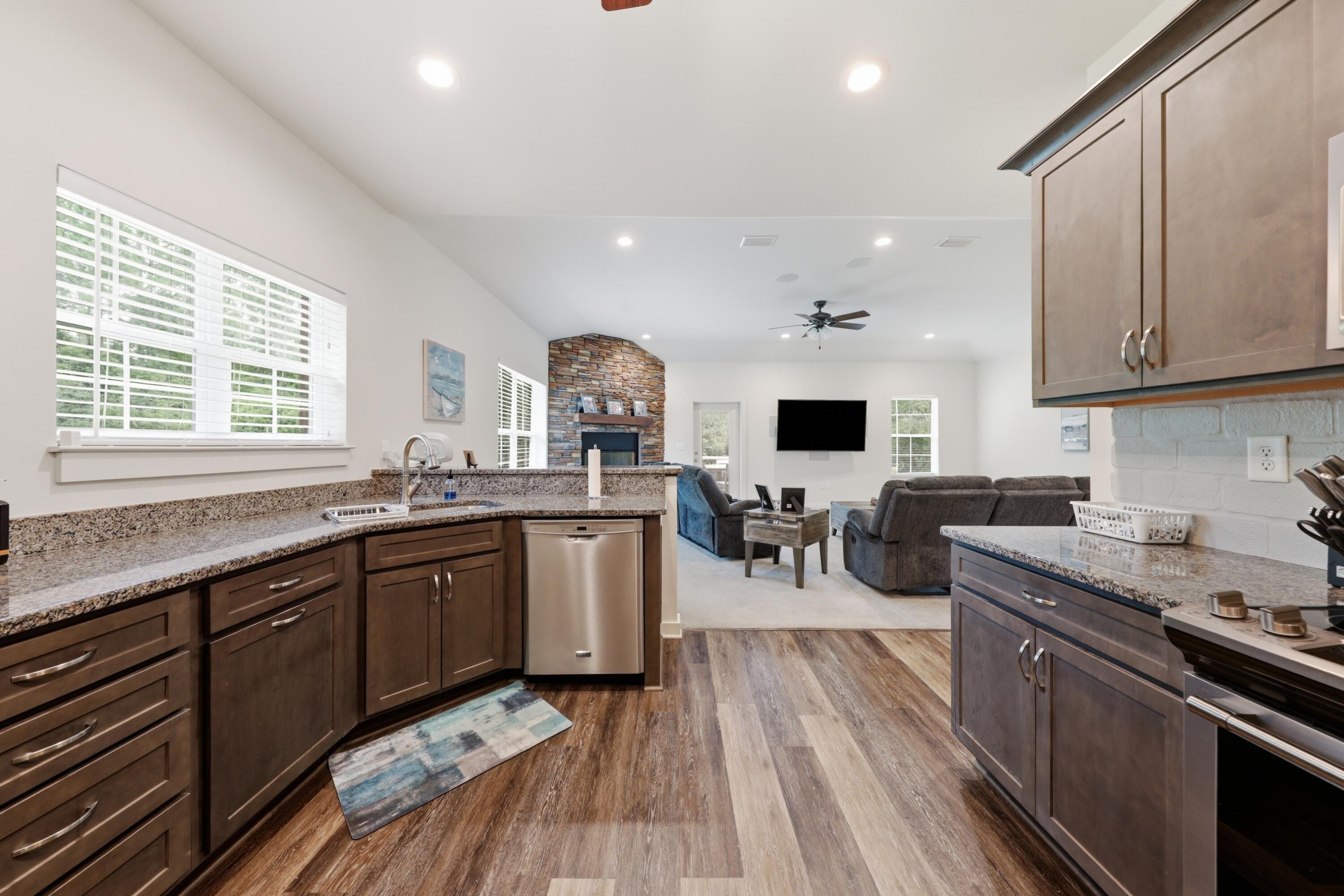 SECLUSION BAY - Residential