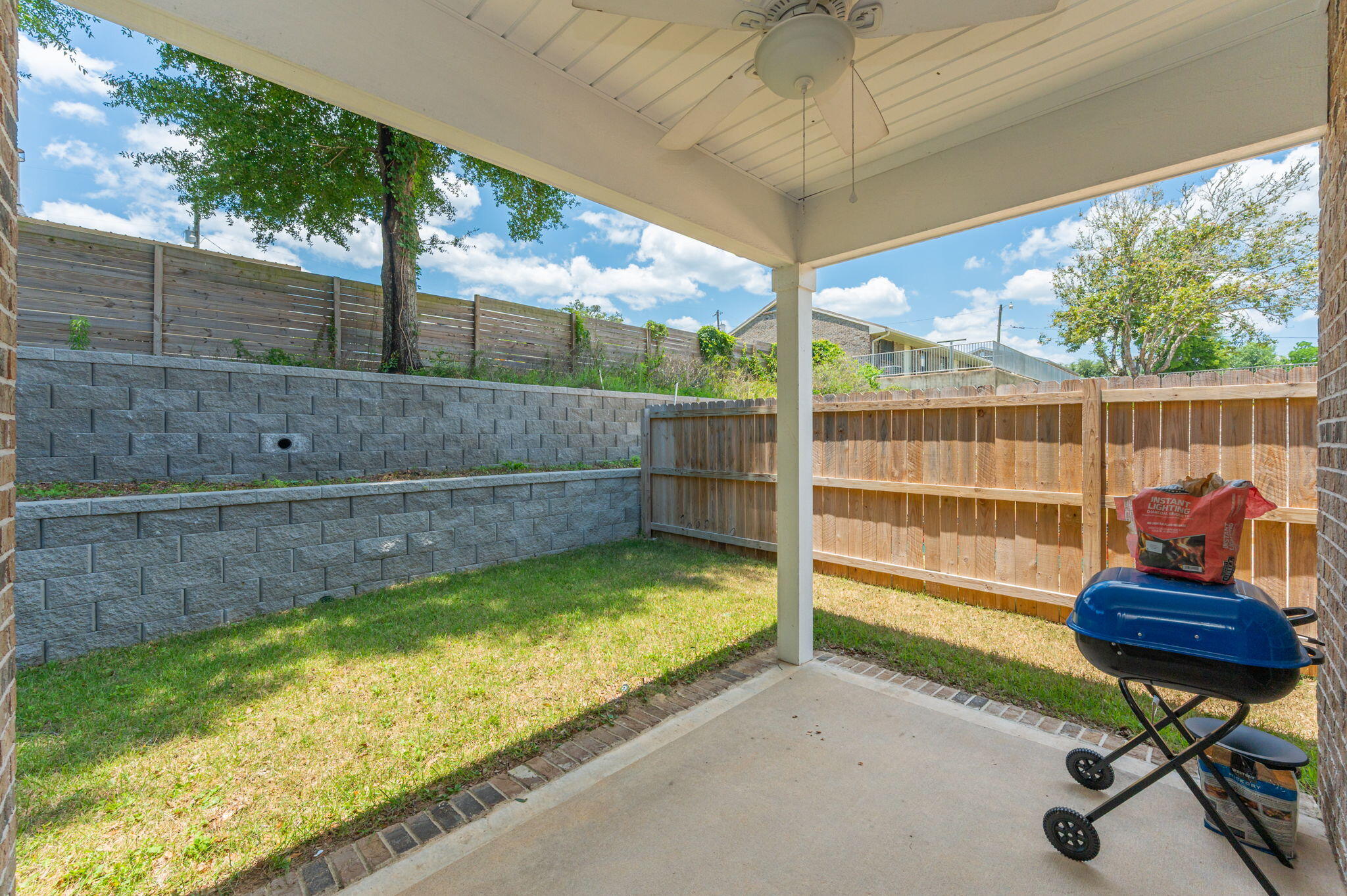 Cedar Ave - Residential