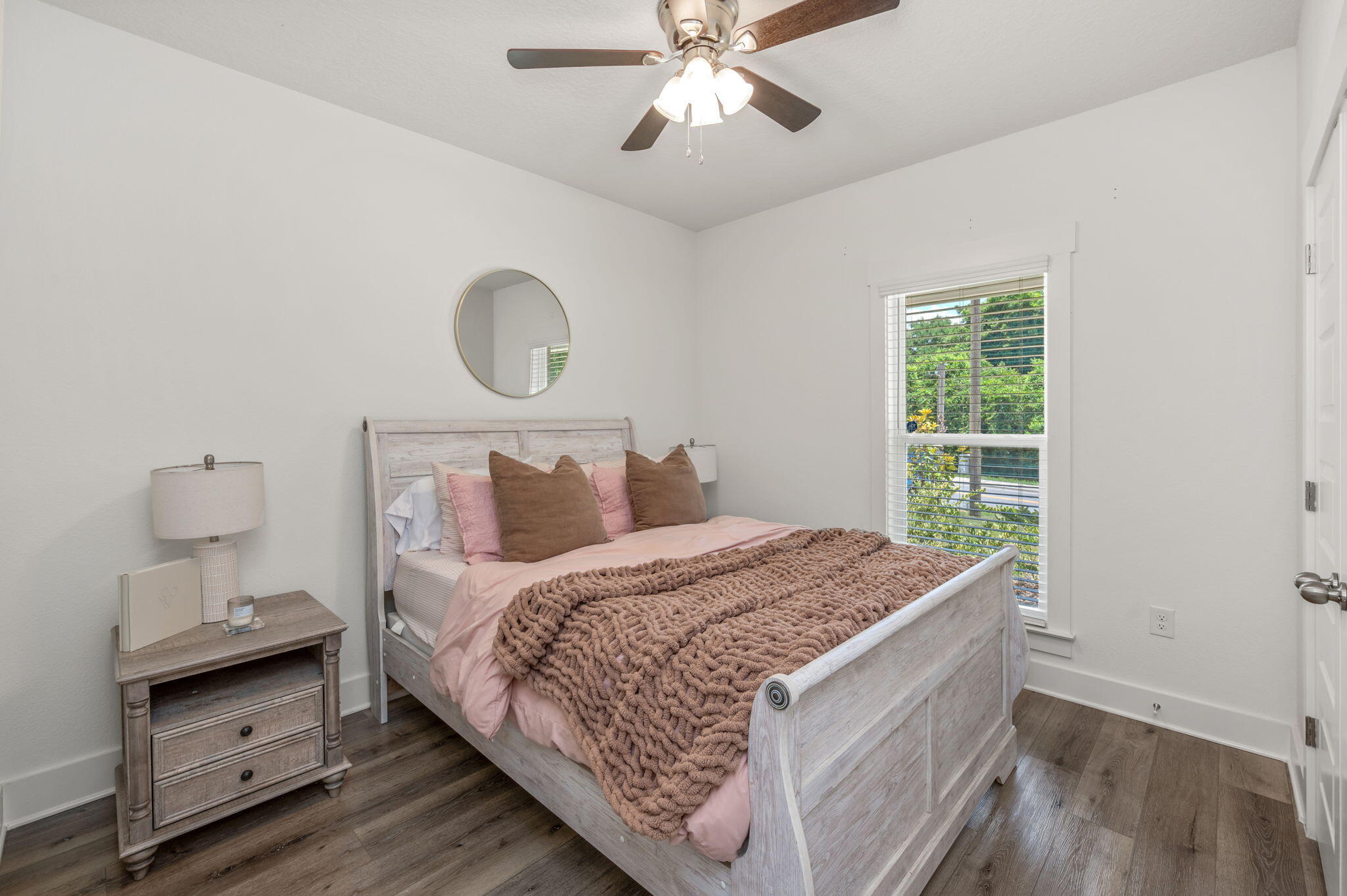 Cedar Ave - Residential