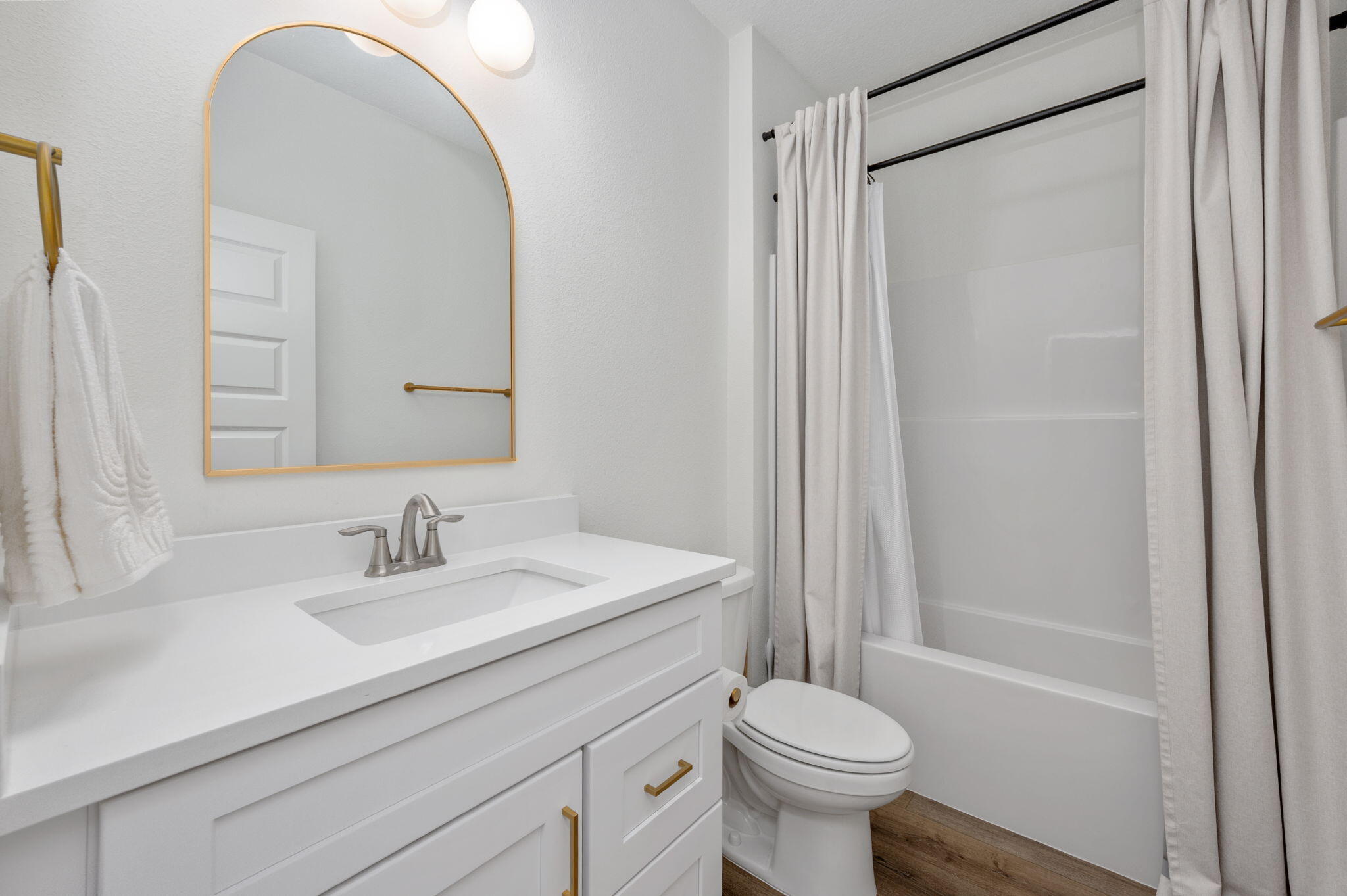 Cedar Ave - Residential