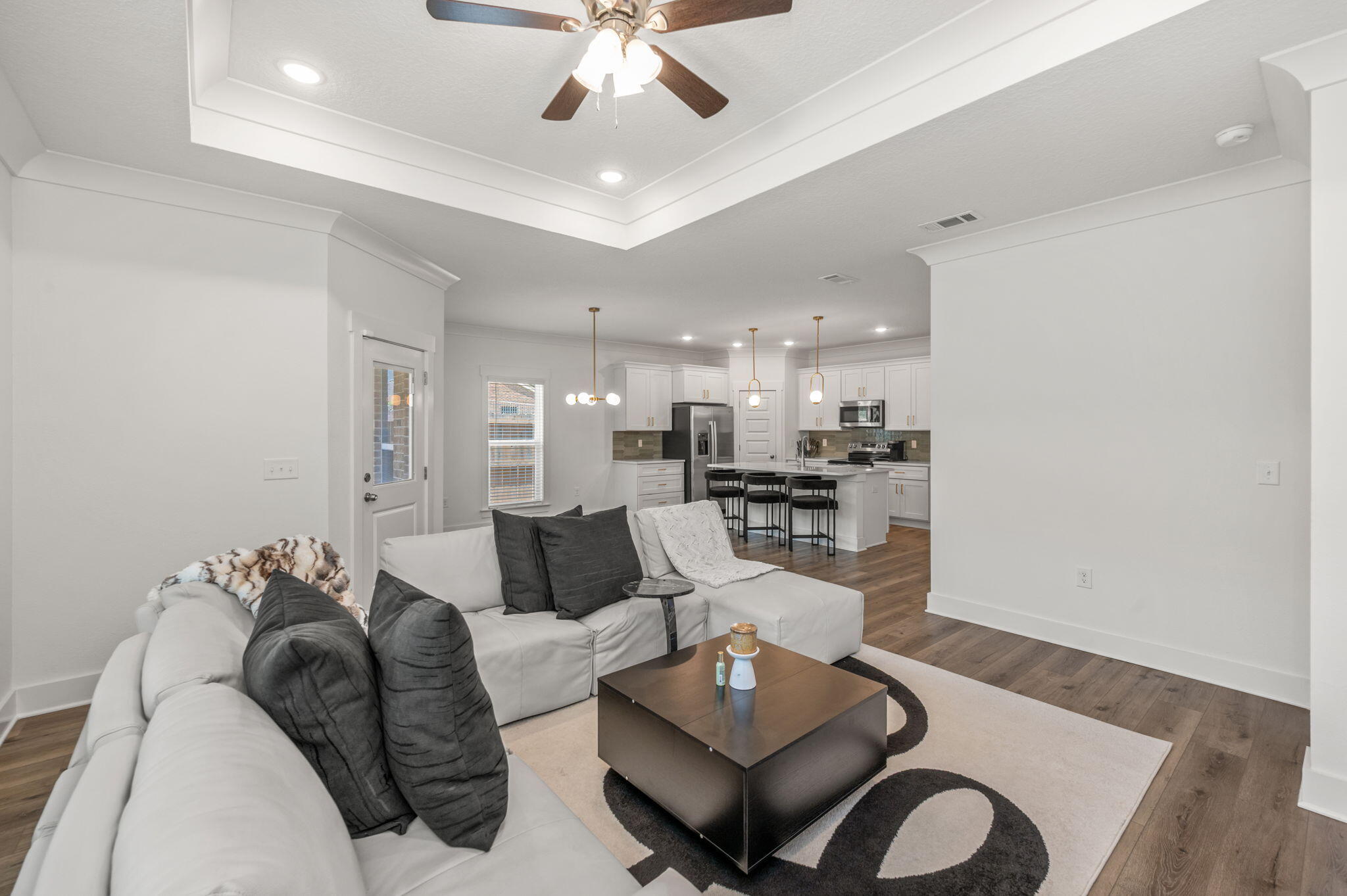 Cedar Ave - Residential