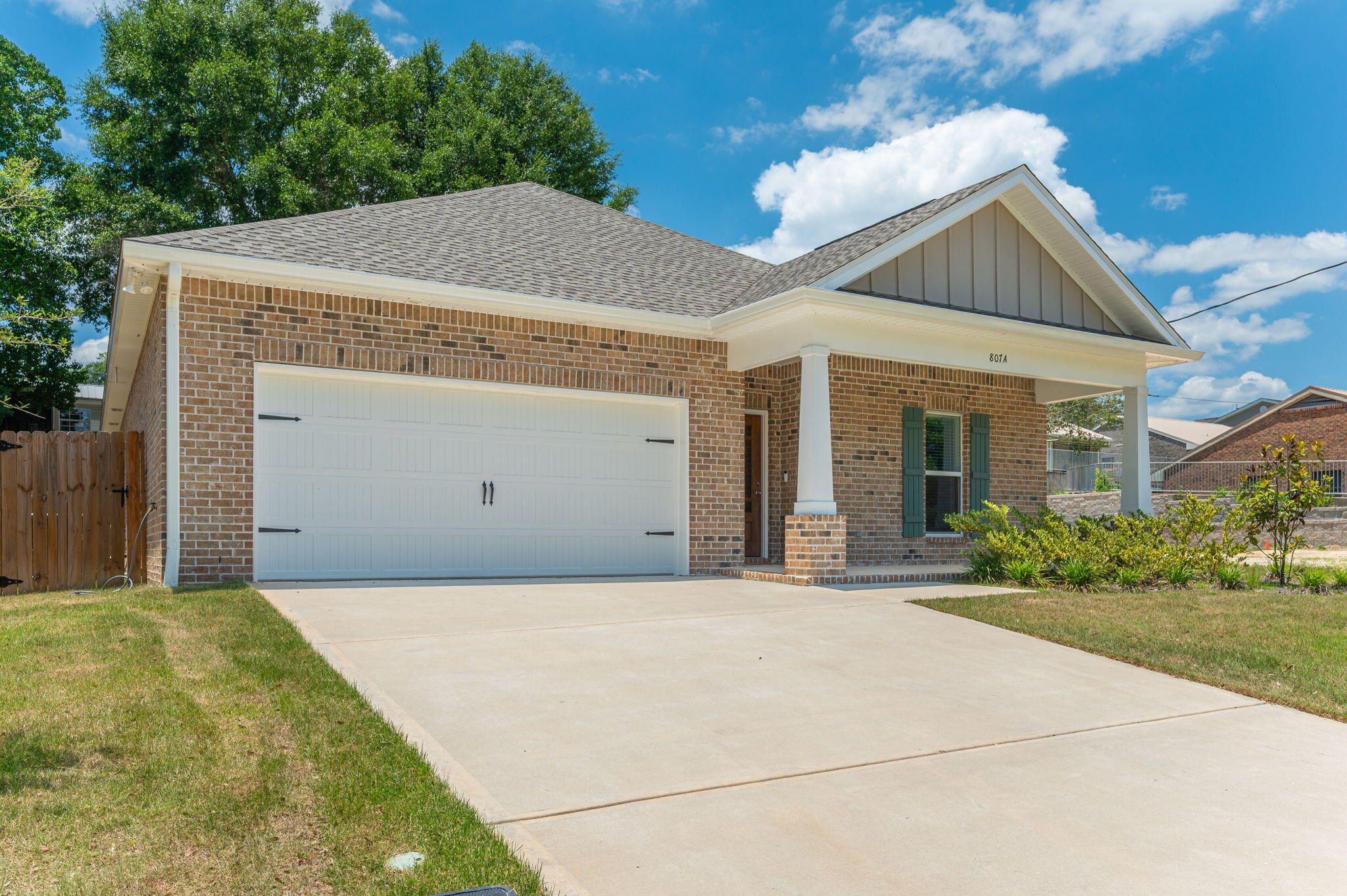 Cedar Ave - Residential