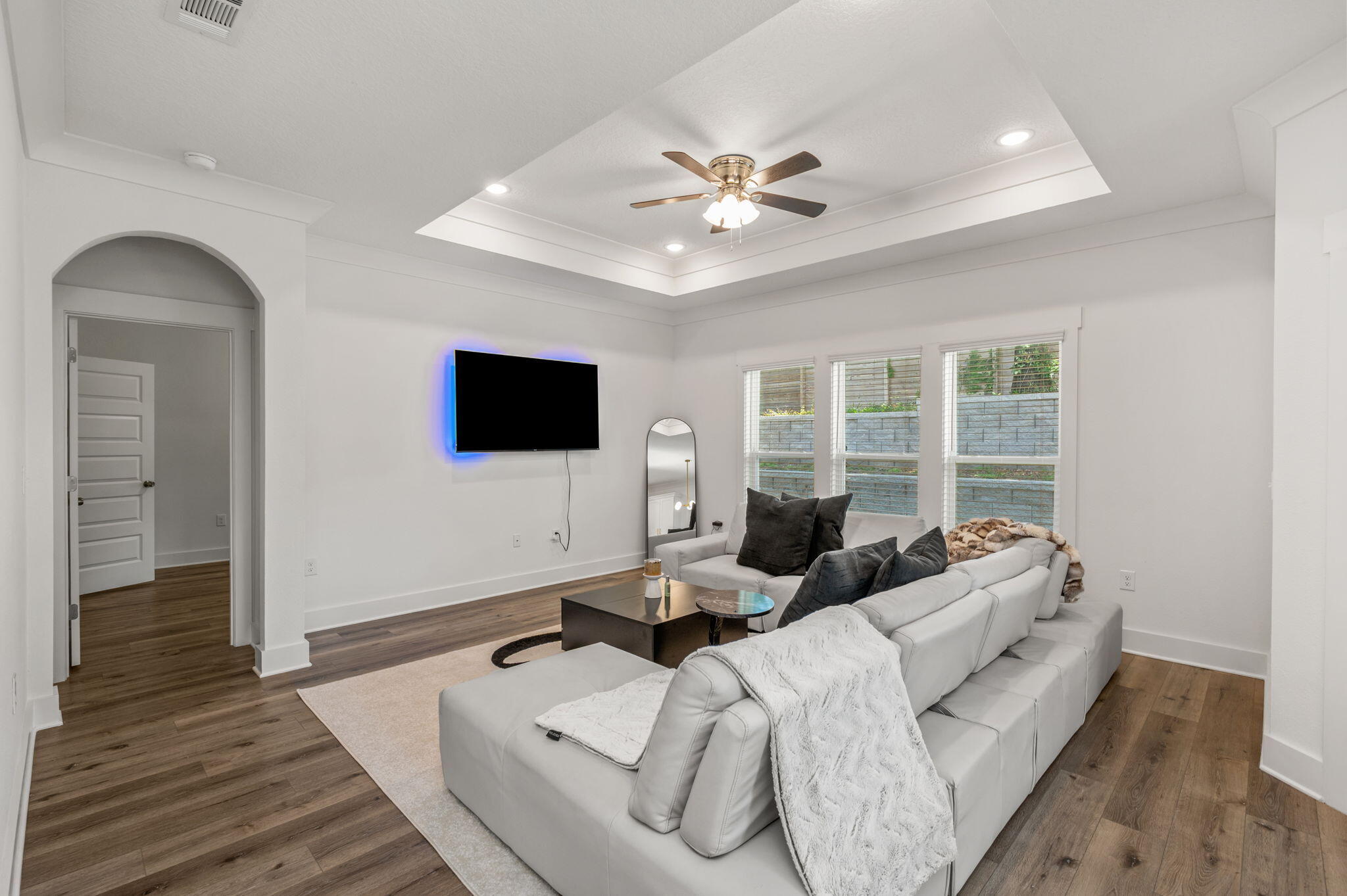Cedar Ave - Residential