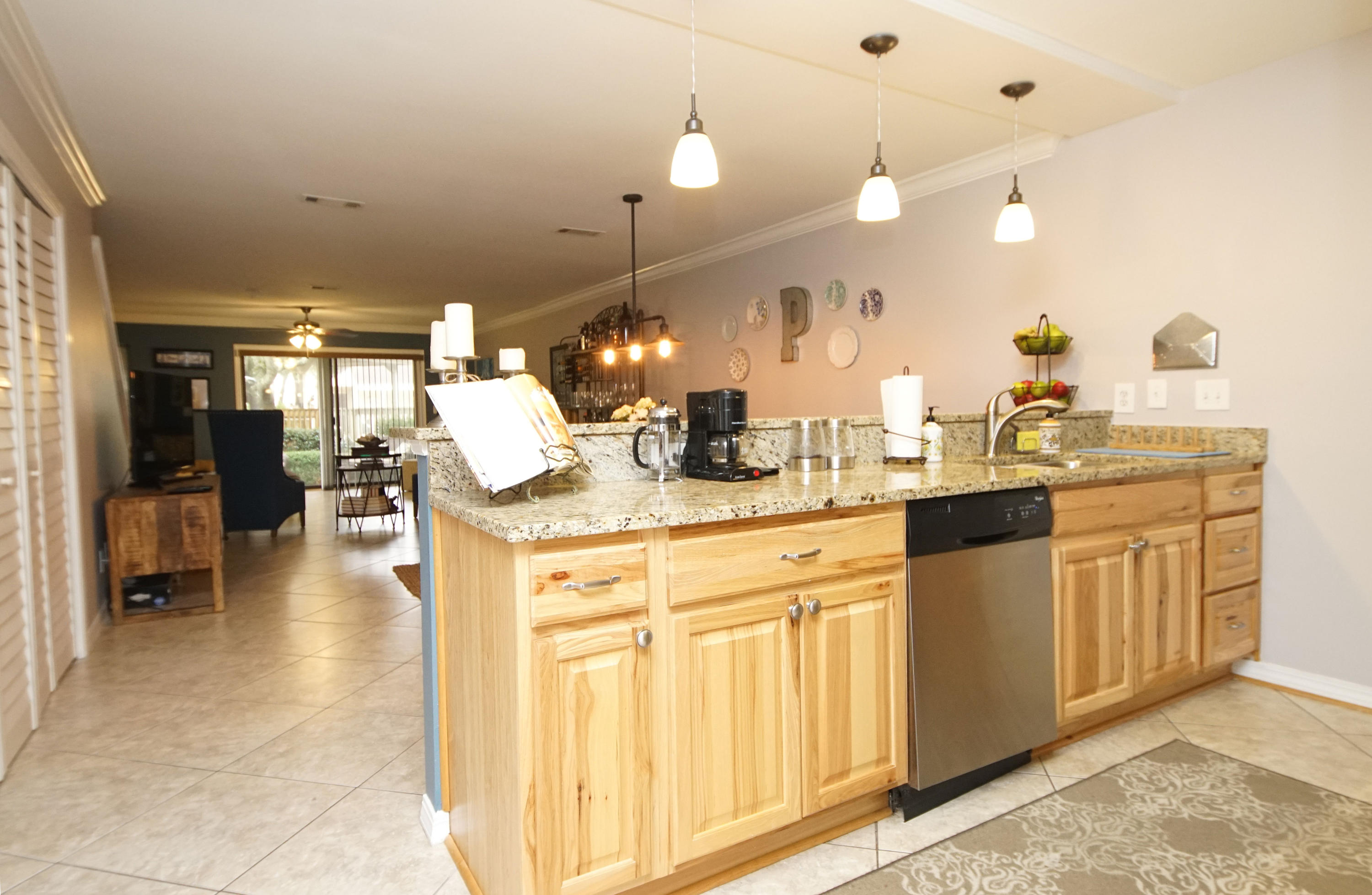 MAGNOLIA BAY CLUB - Residential