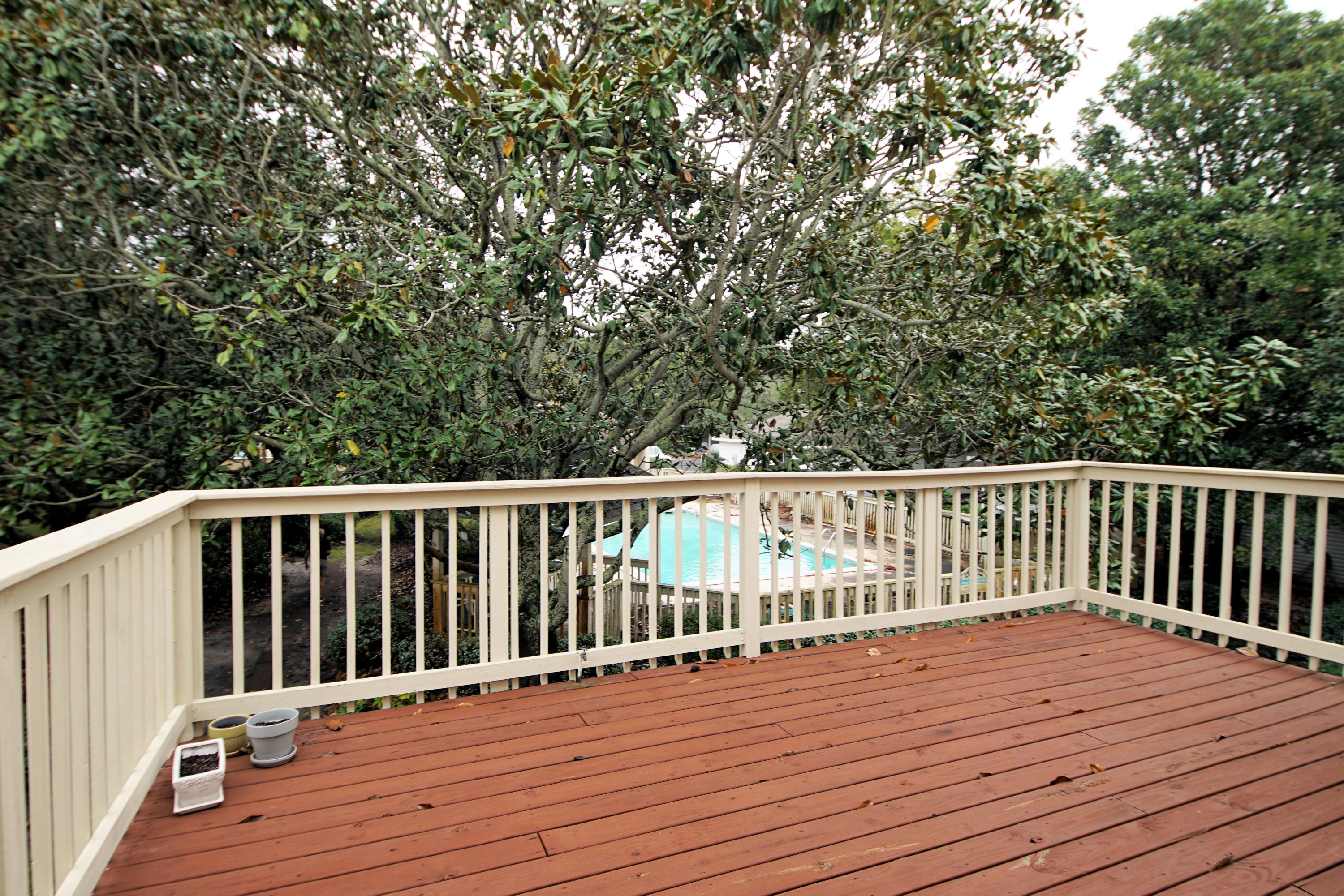 MAGNOLIA BAY CLUB - Residential