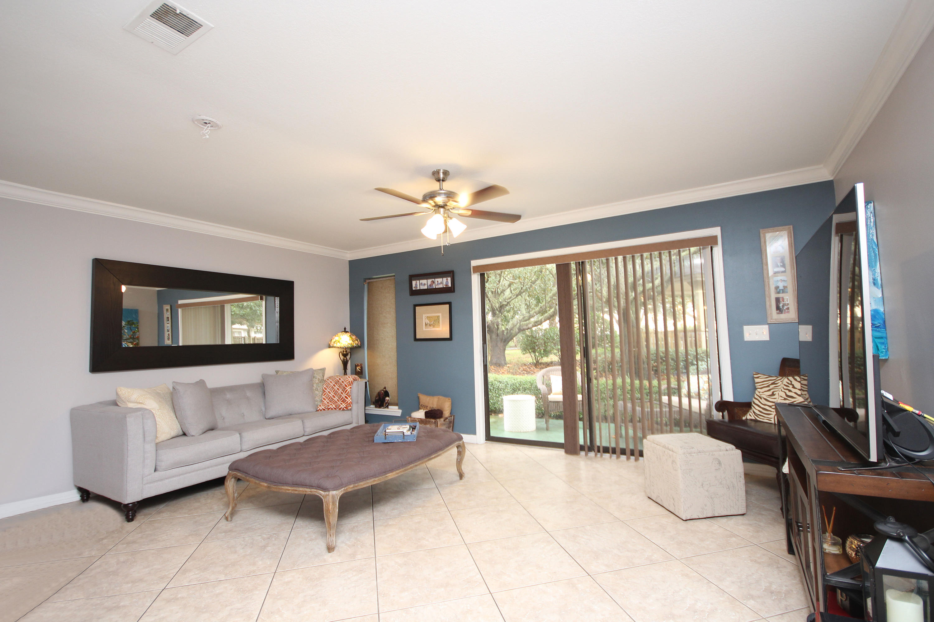 MAGNOLIA BAY CLUB - Residential