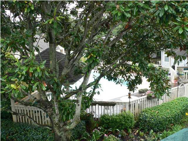 MAGNOLIA BAY CLUB - Residential