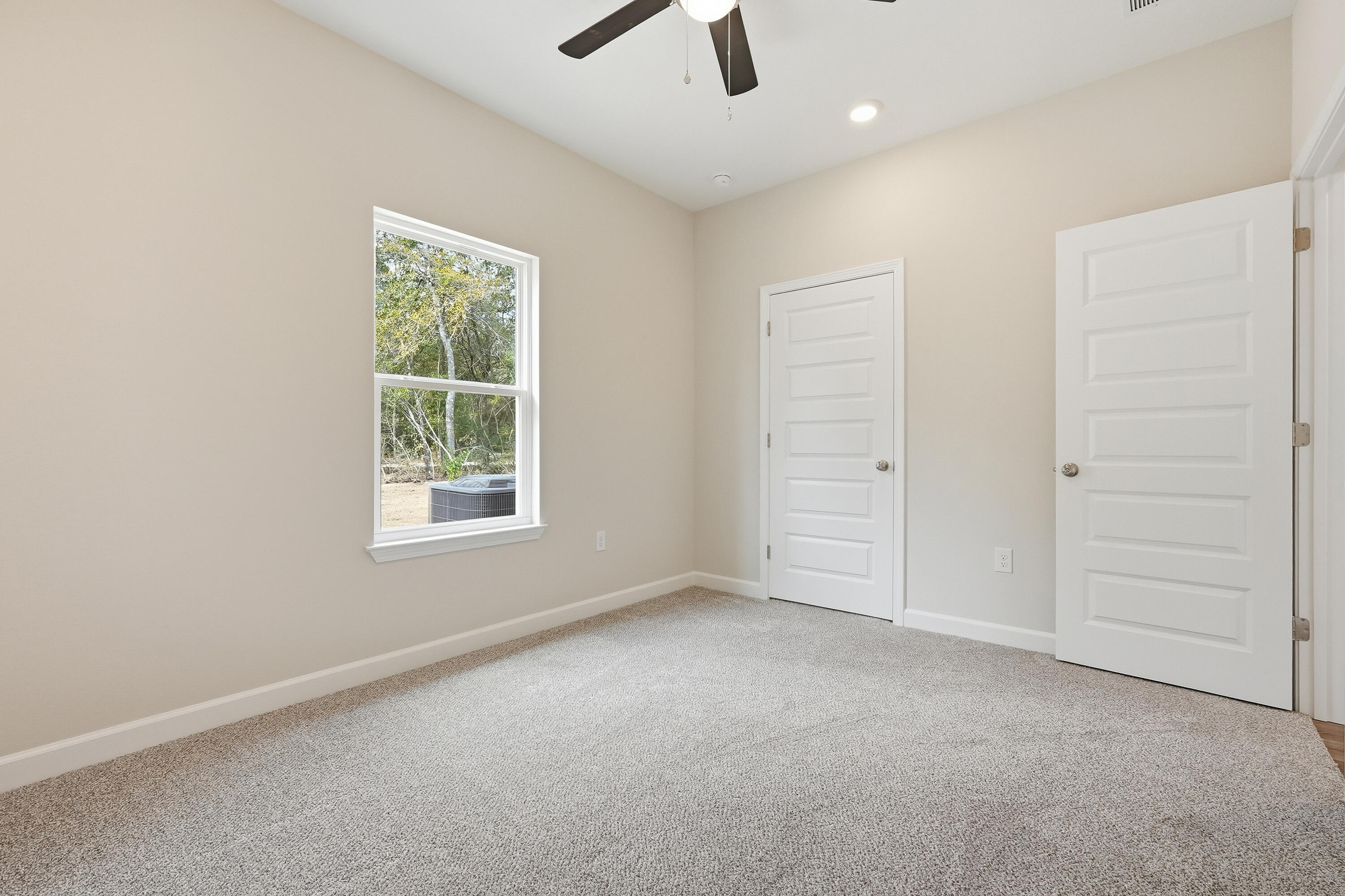 COUNTRY BREEZE EST - Residential