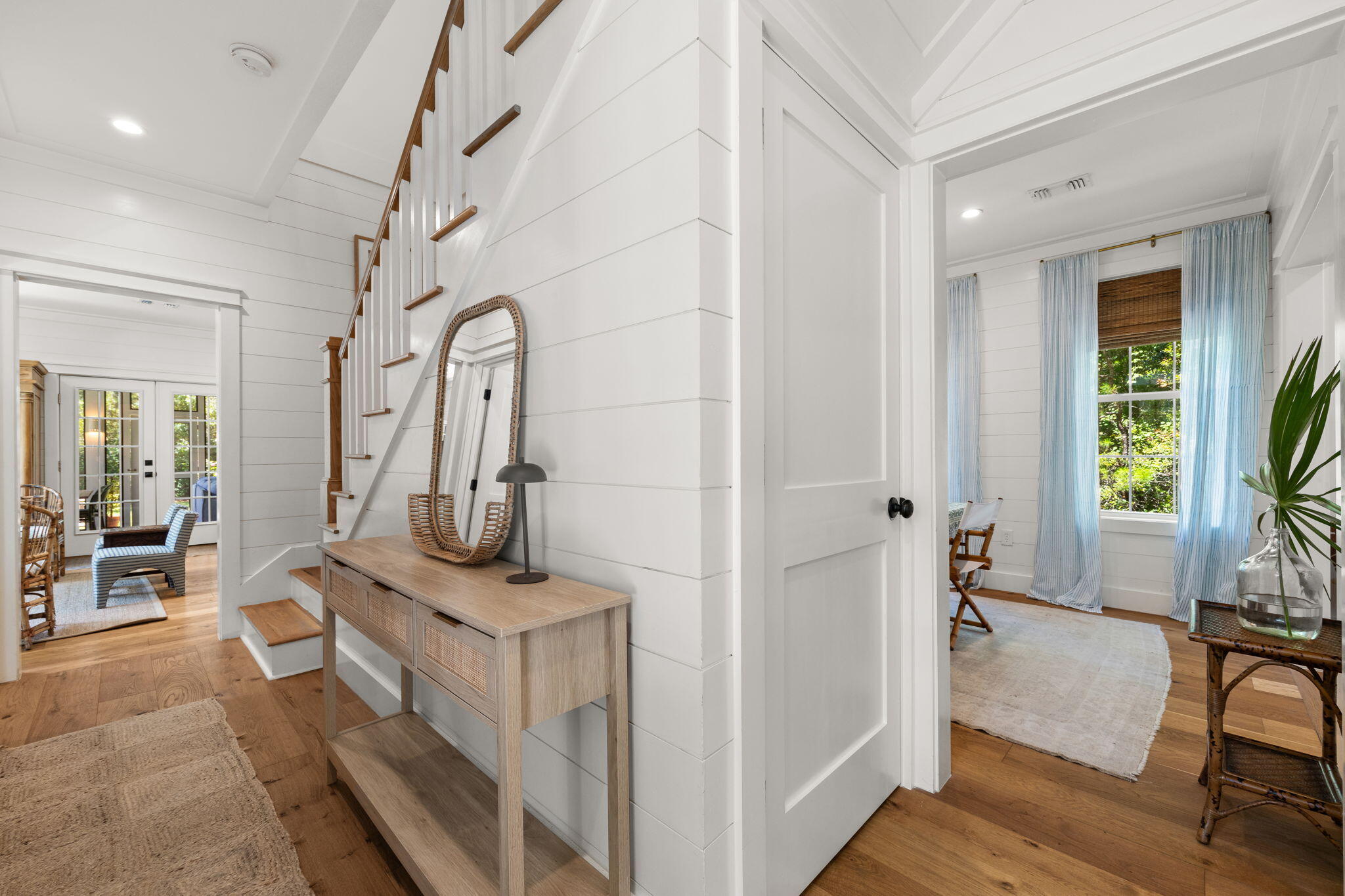MAGNOLIA BEACH - Residential