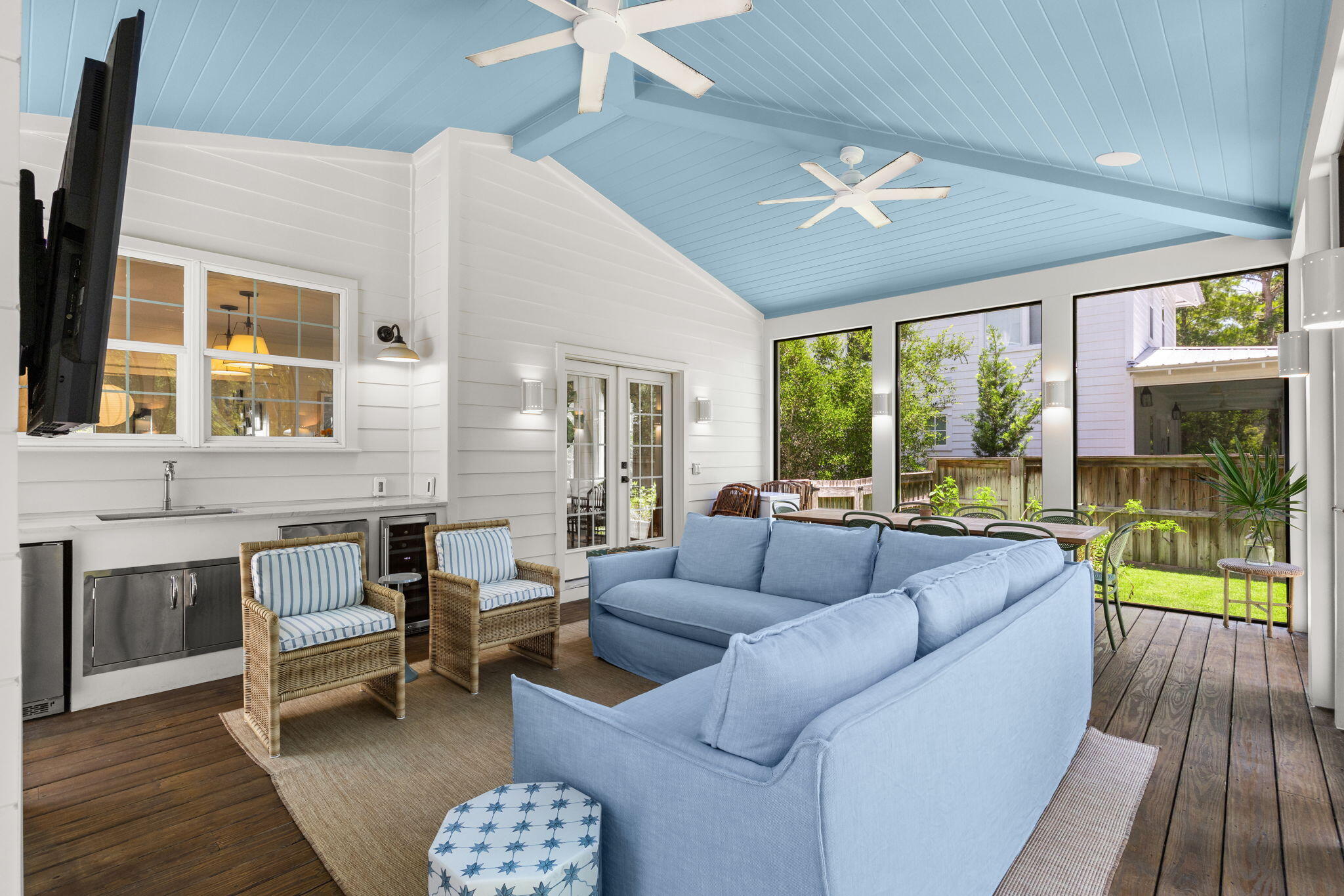 MAGNOLIA BEACH - Residential