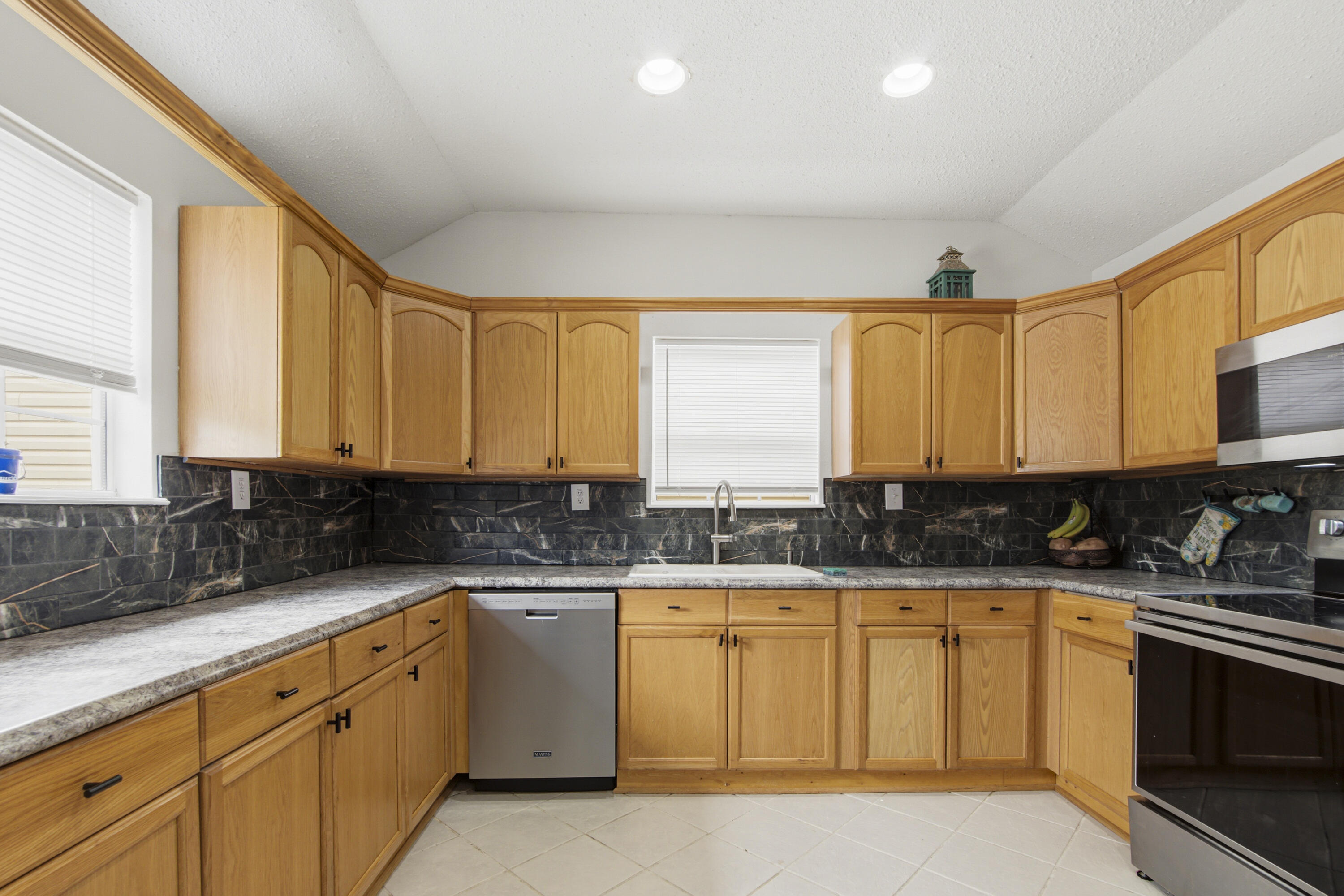 OAKWOOD HILLS - Residential