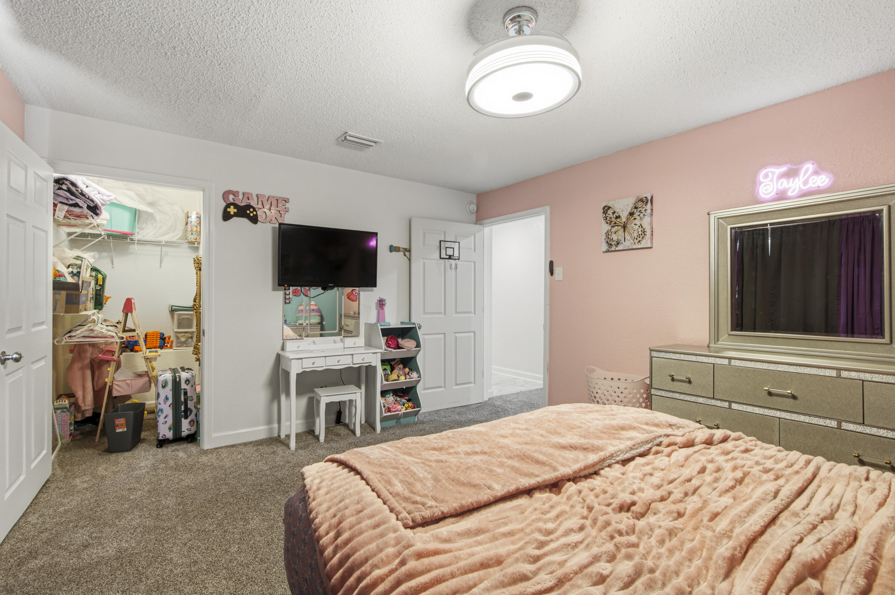 OAKWOOD HILLS - Residential