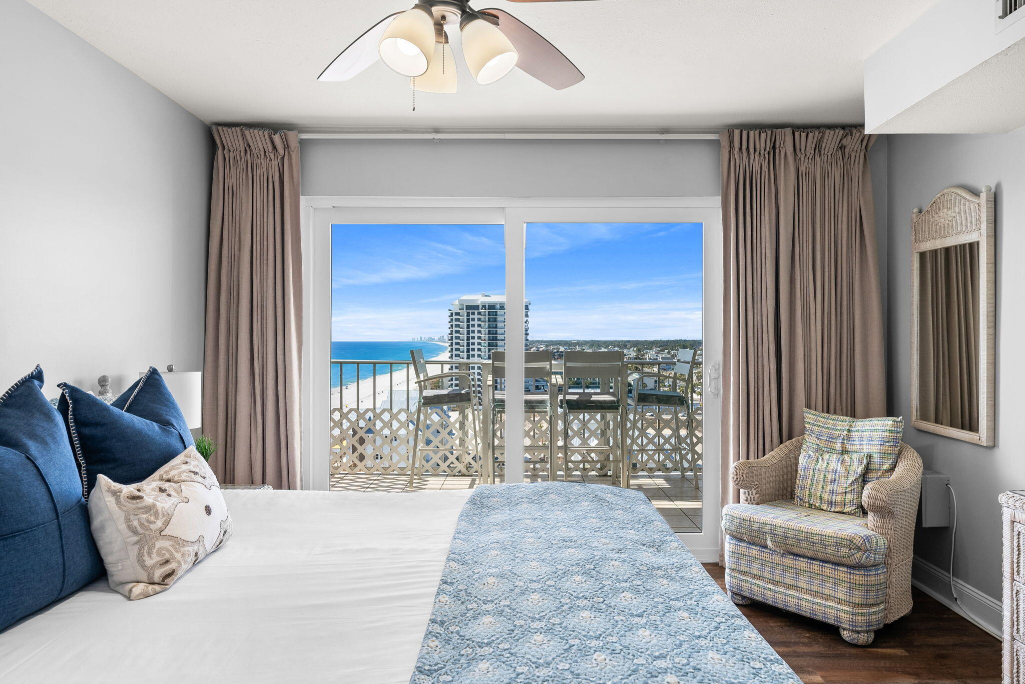 REGENCY TOWERS - Residential