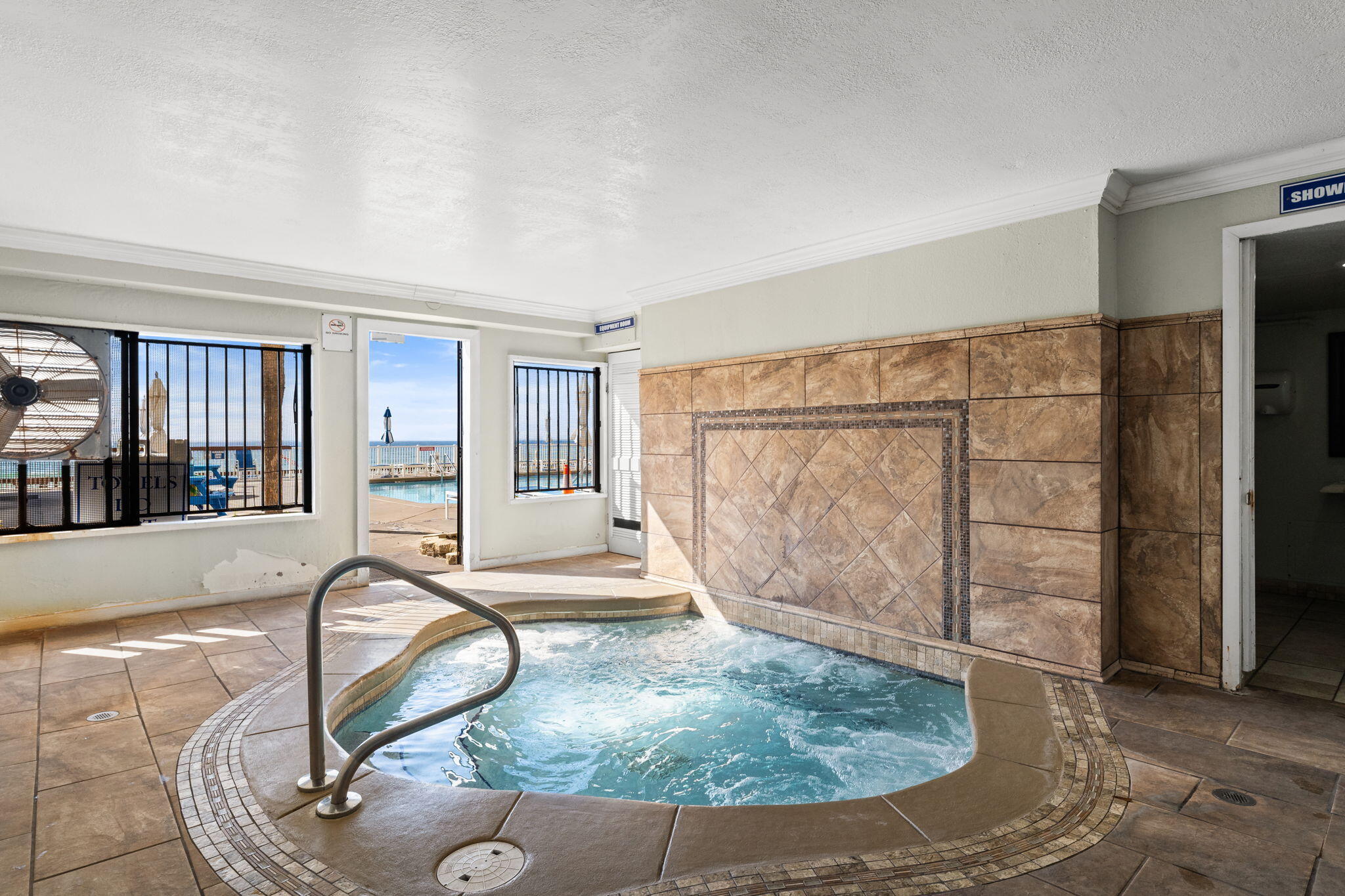 REGENCY TOWERS - Residential