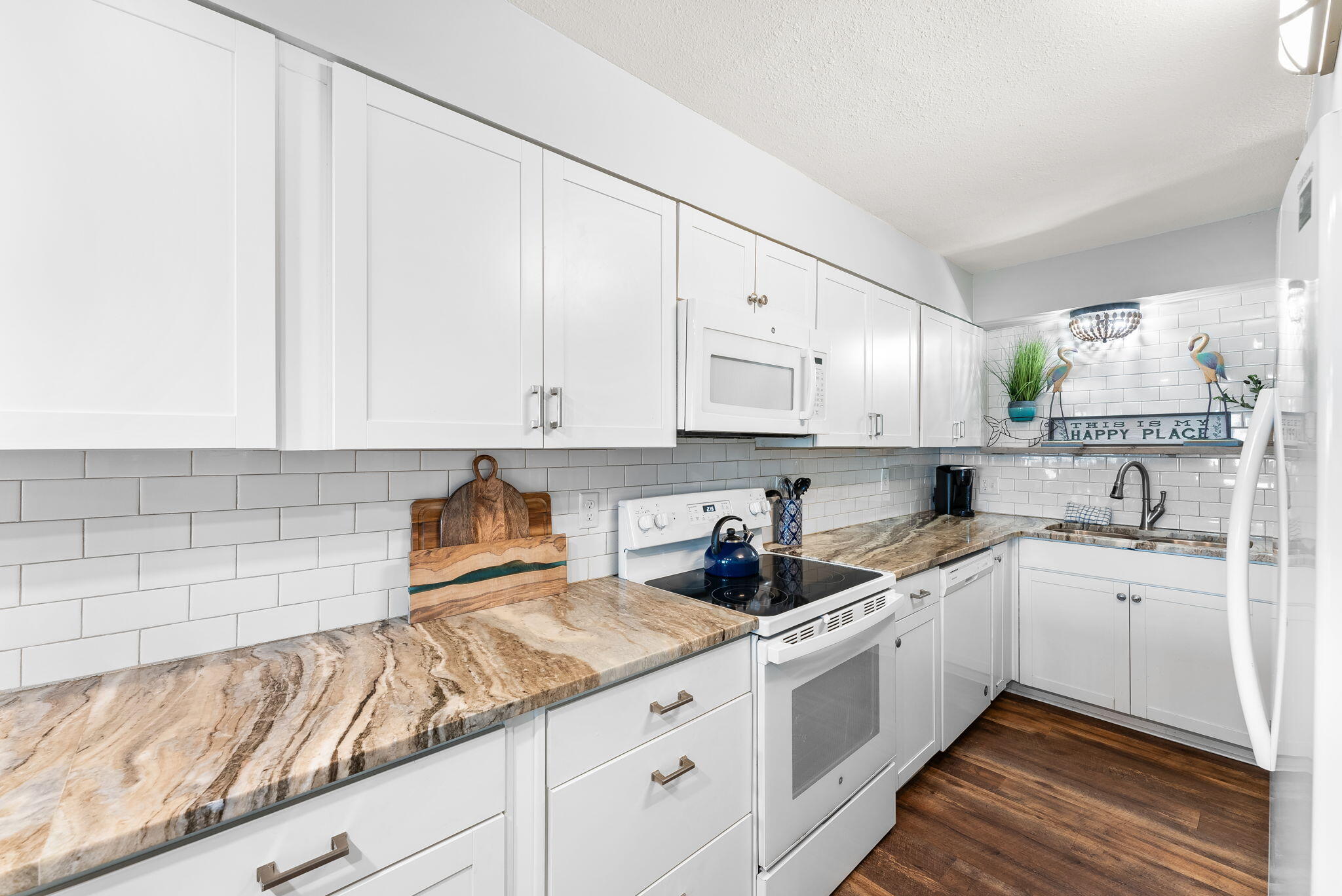 REGENCY TOWERS - Residential