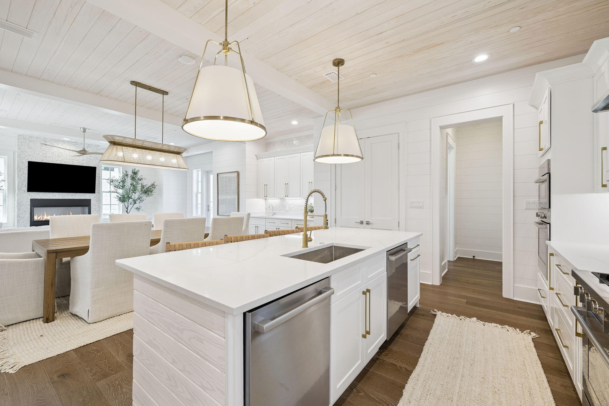 GULF SHORE MANOR - Residential