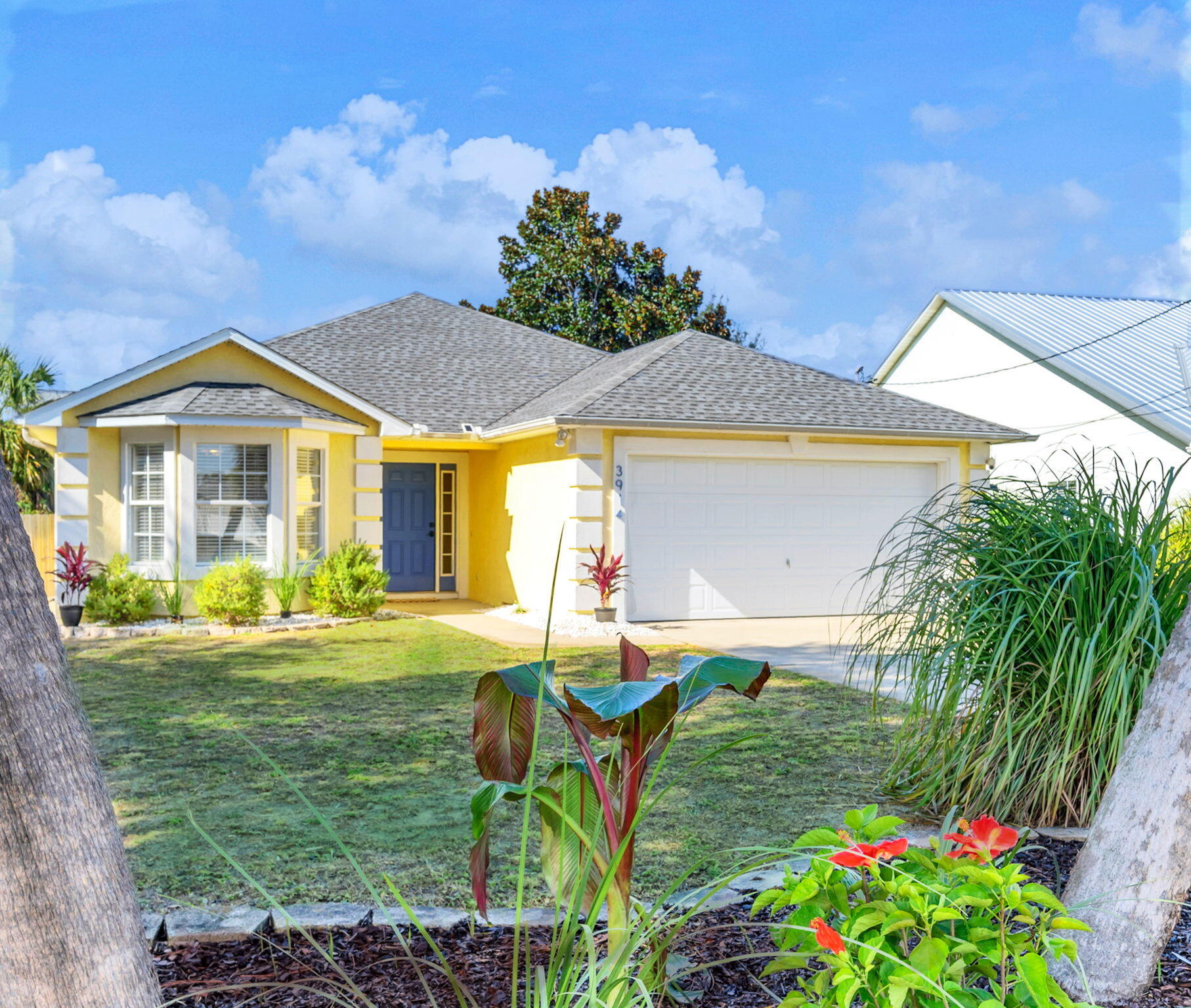HOLIDAY BEACH UNIT 15 - Residential