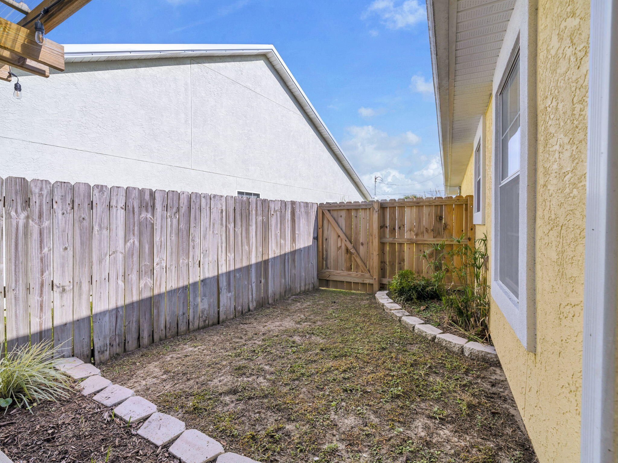 HOLIDAY BEACH UNIT 15 - Residential