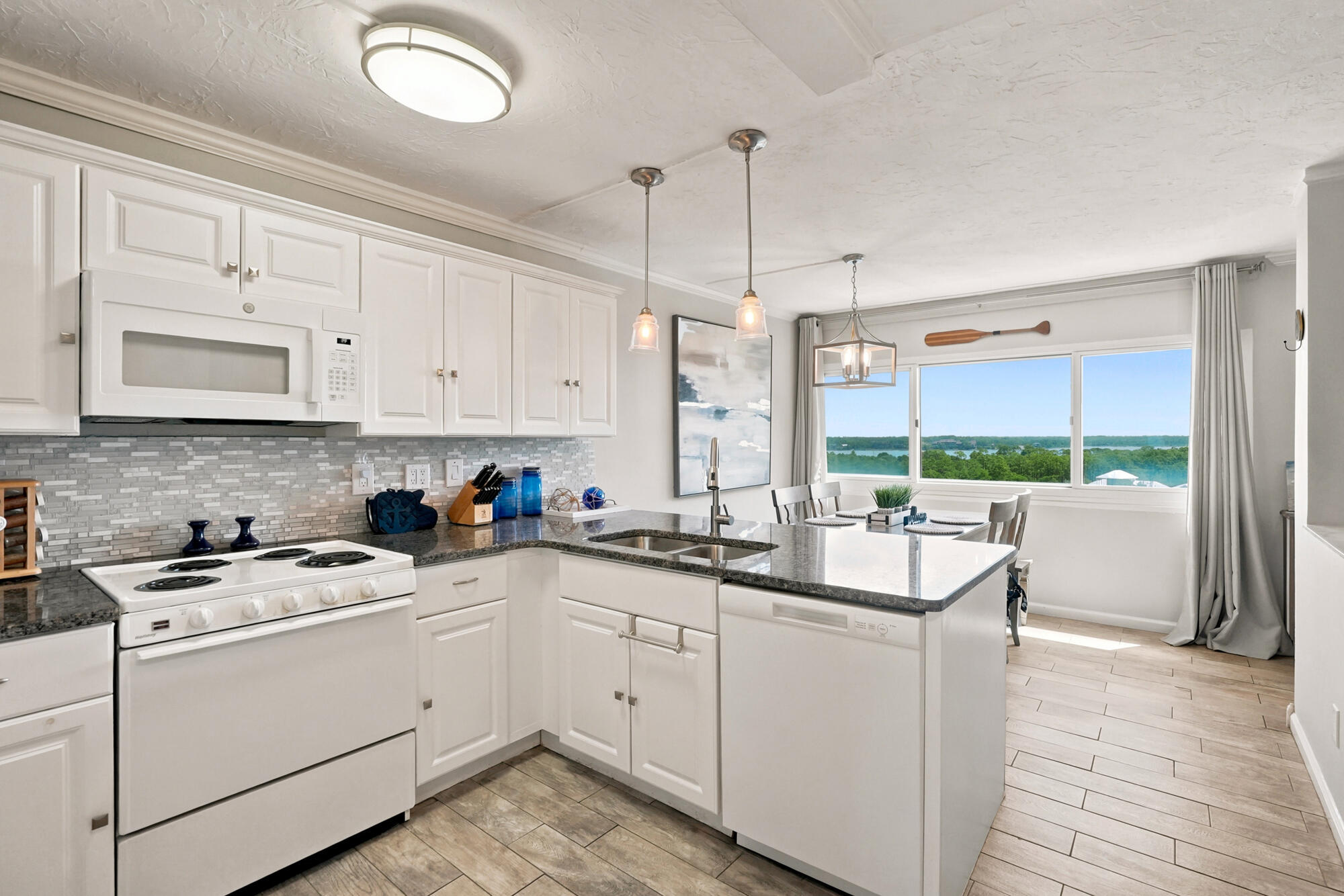 PINNACLE POINT - Residential