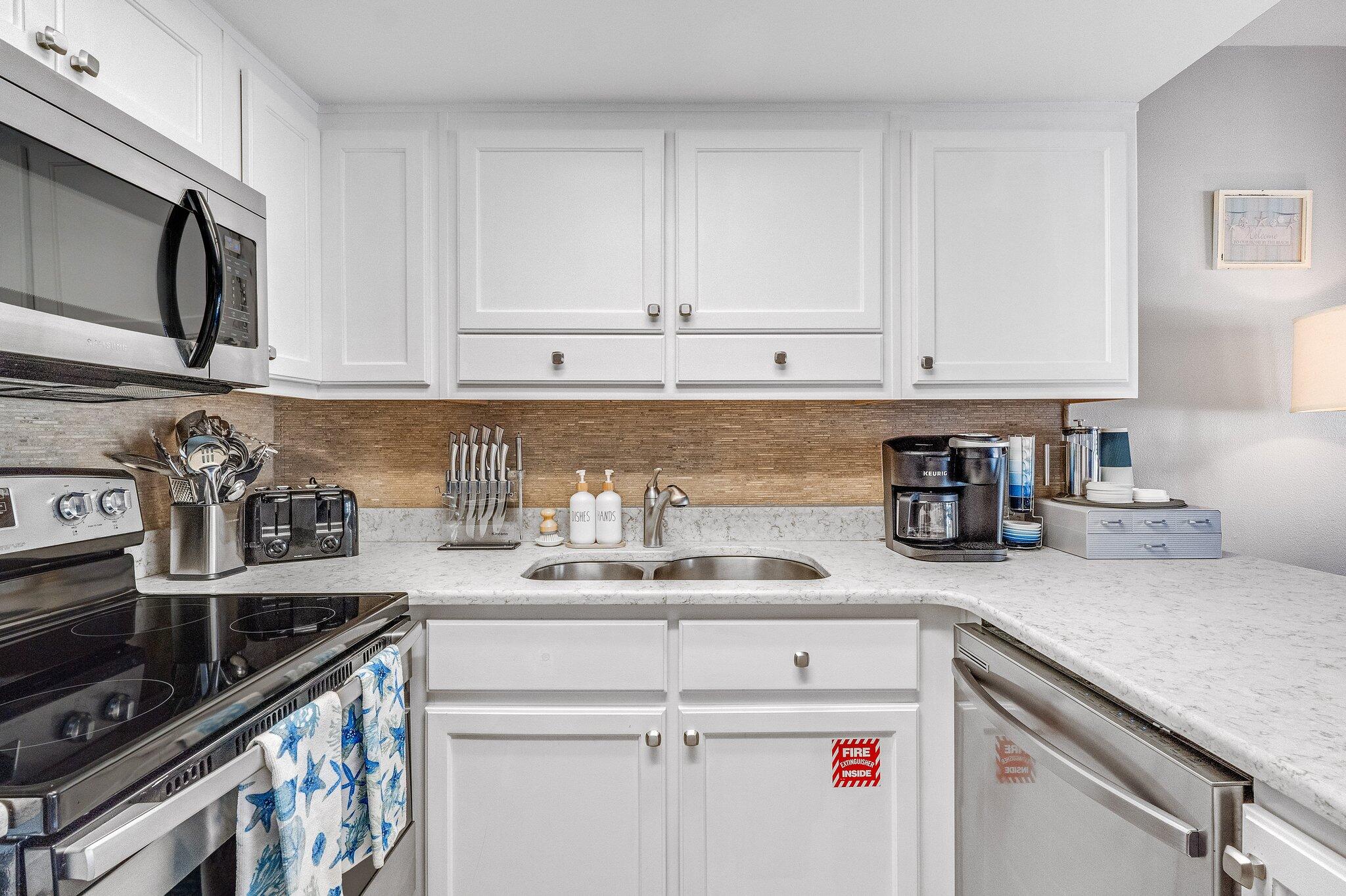 SUMMER BREEZE CONDO - Residential