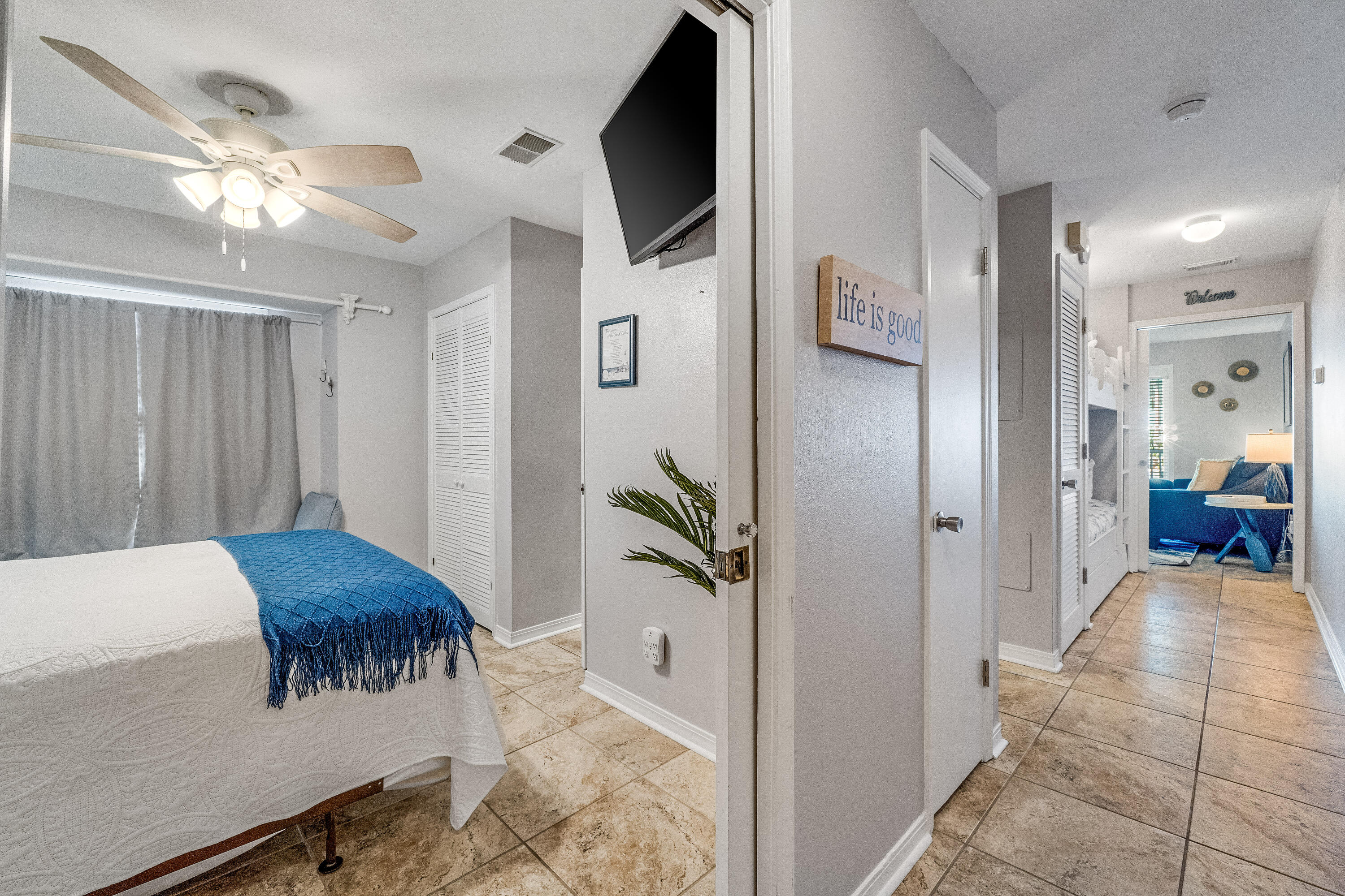 SUMMER BREEZE CONDO - Residential