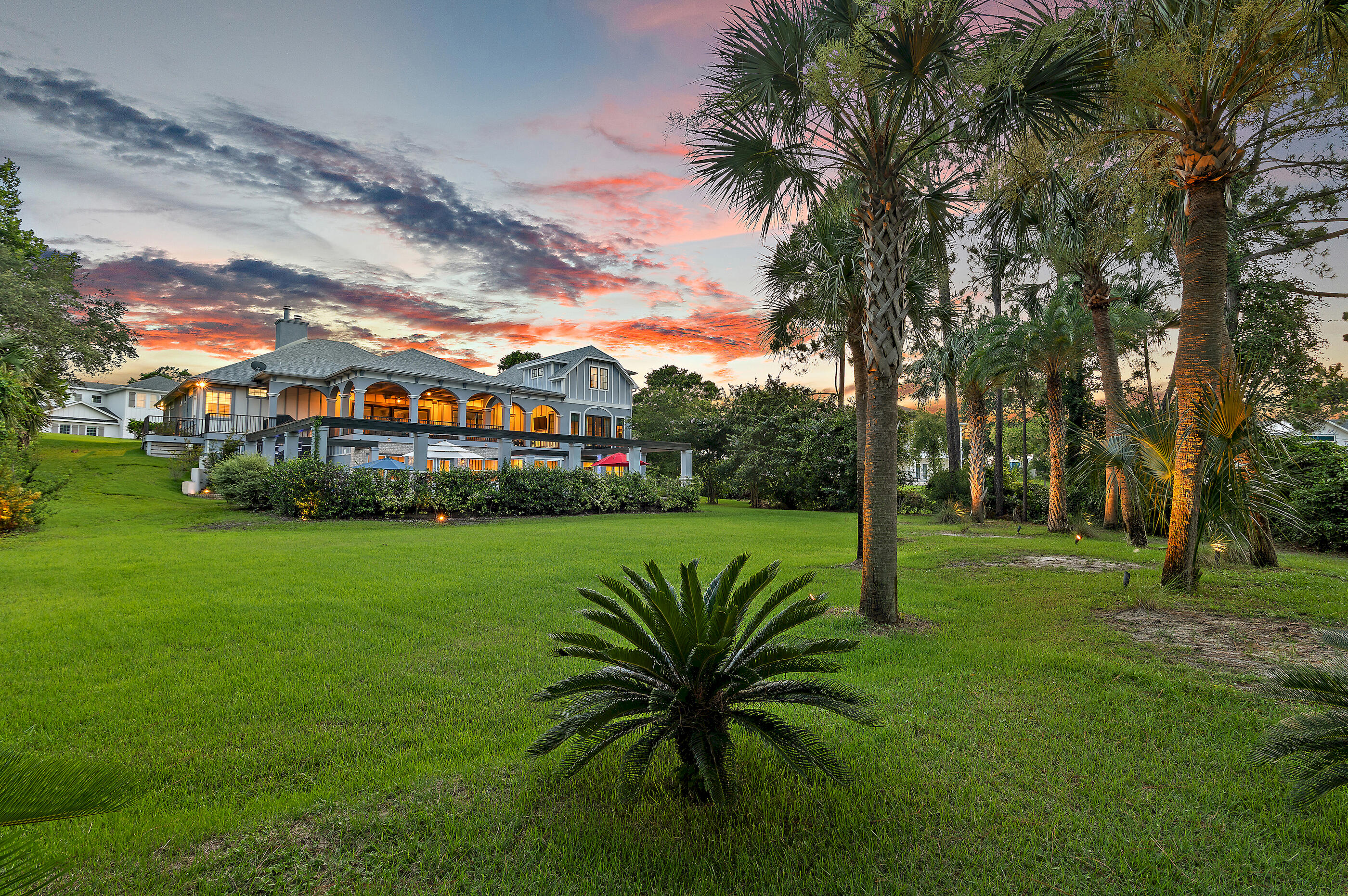COUNTRY CLUB HILLS - Residential