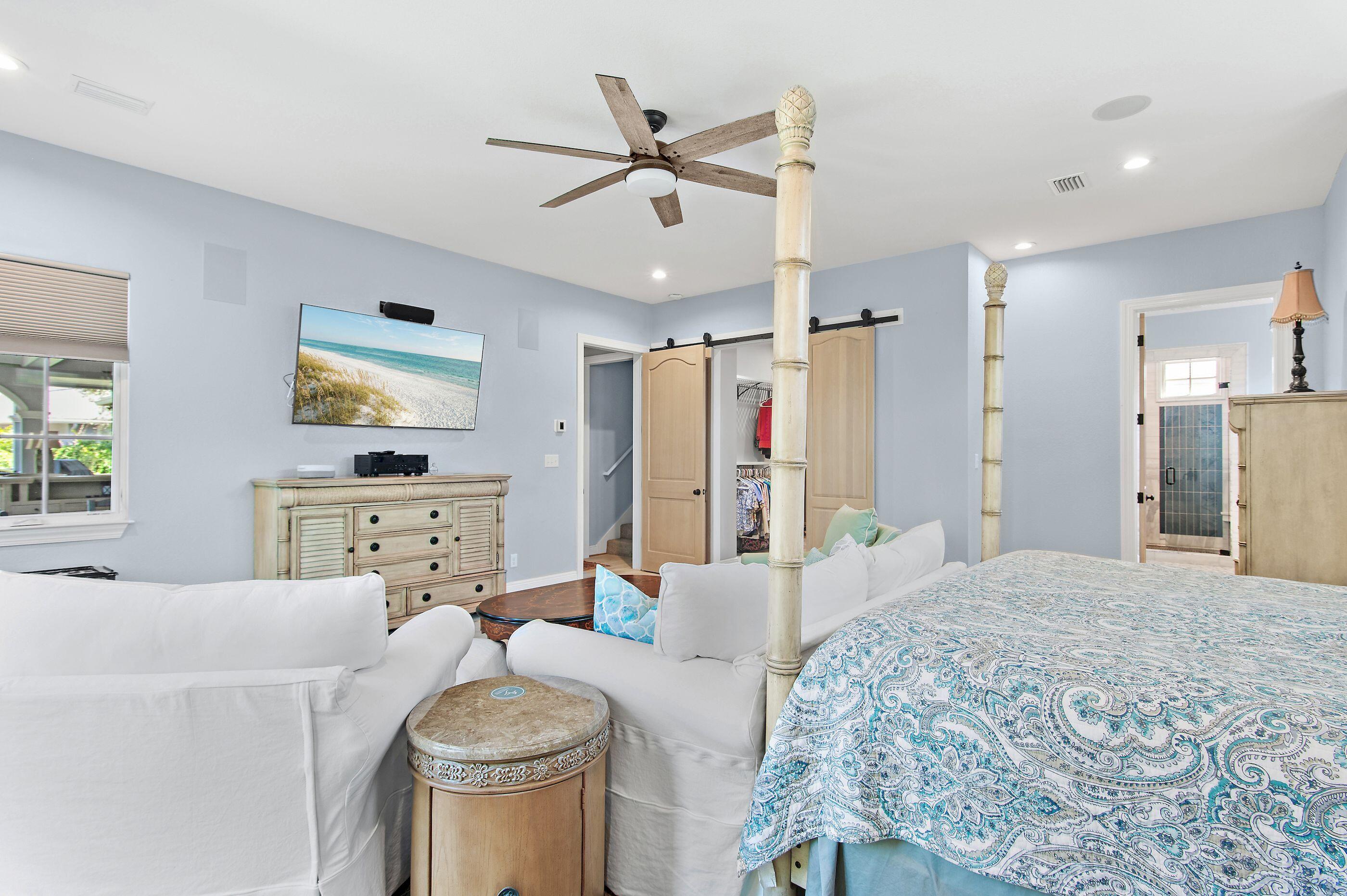 COUNTRY CLUB HILLS - Residential
