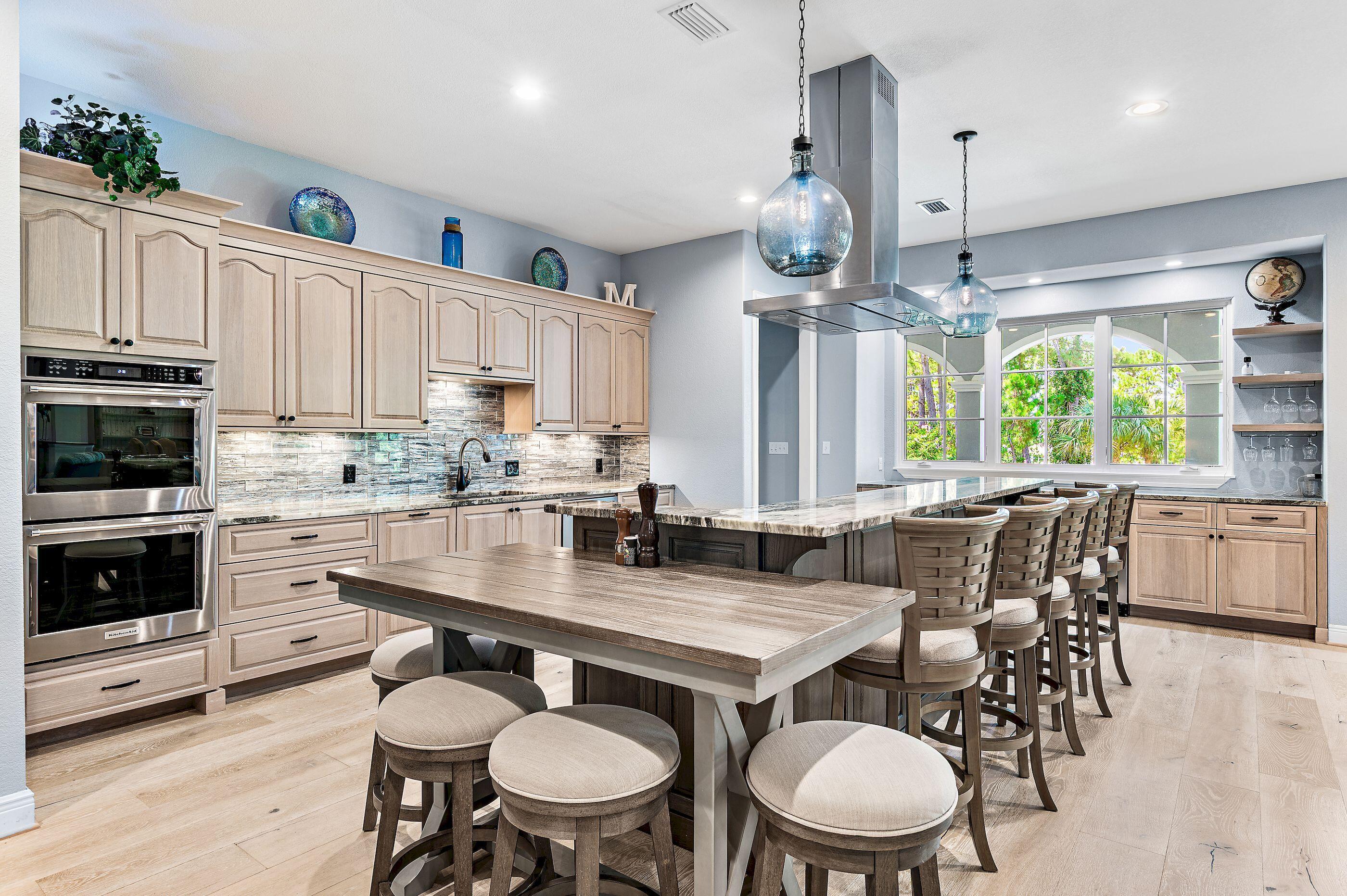 COUNTRY CLUB HILLS - Residential