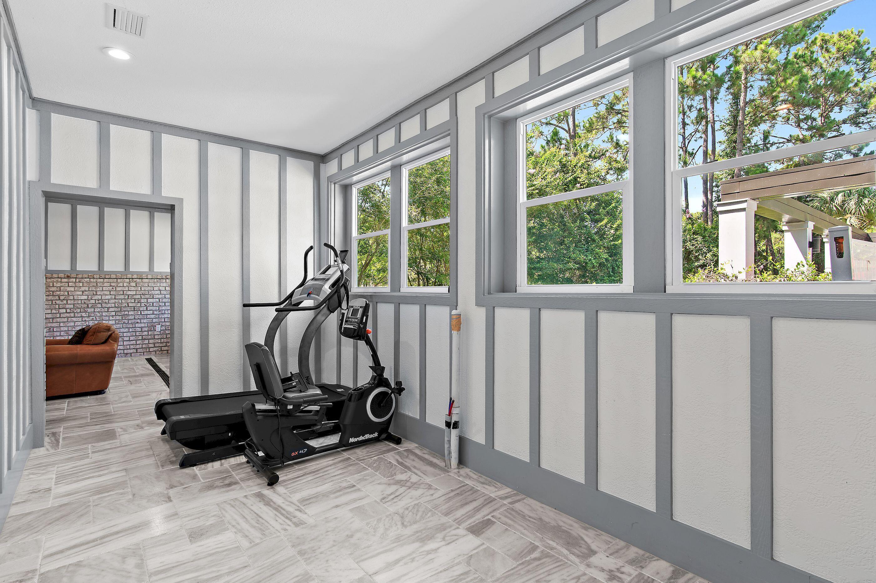 COUNTRY CLUB HILLS - Residential