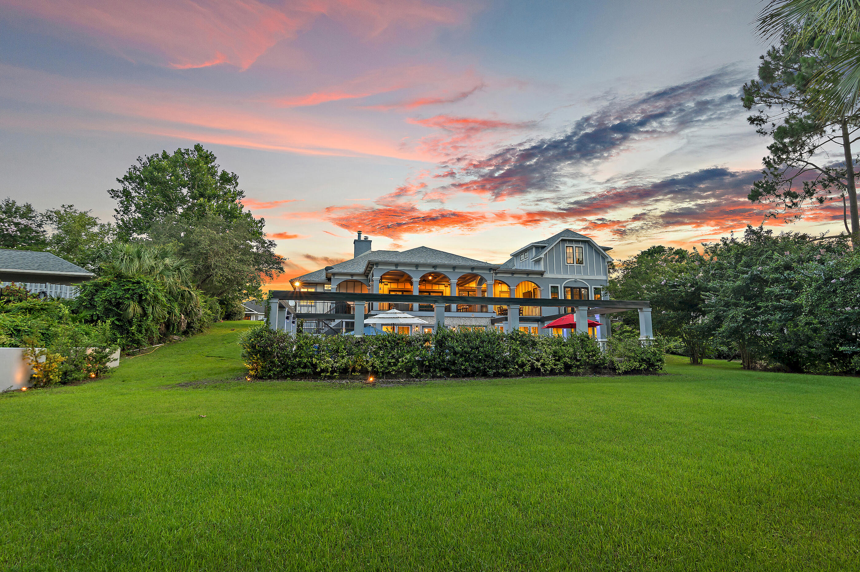 COUNTRY CLUB HILLS - Residential