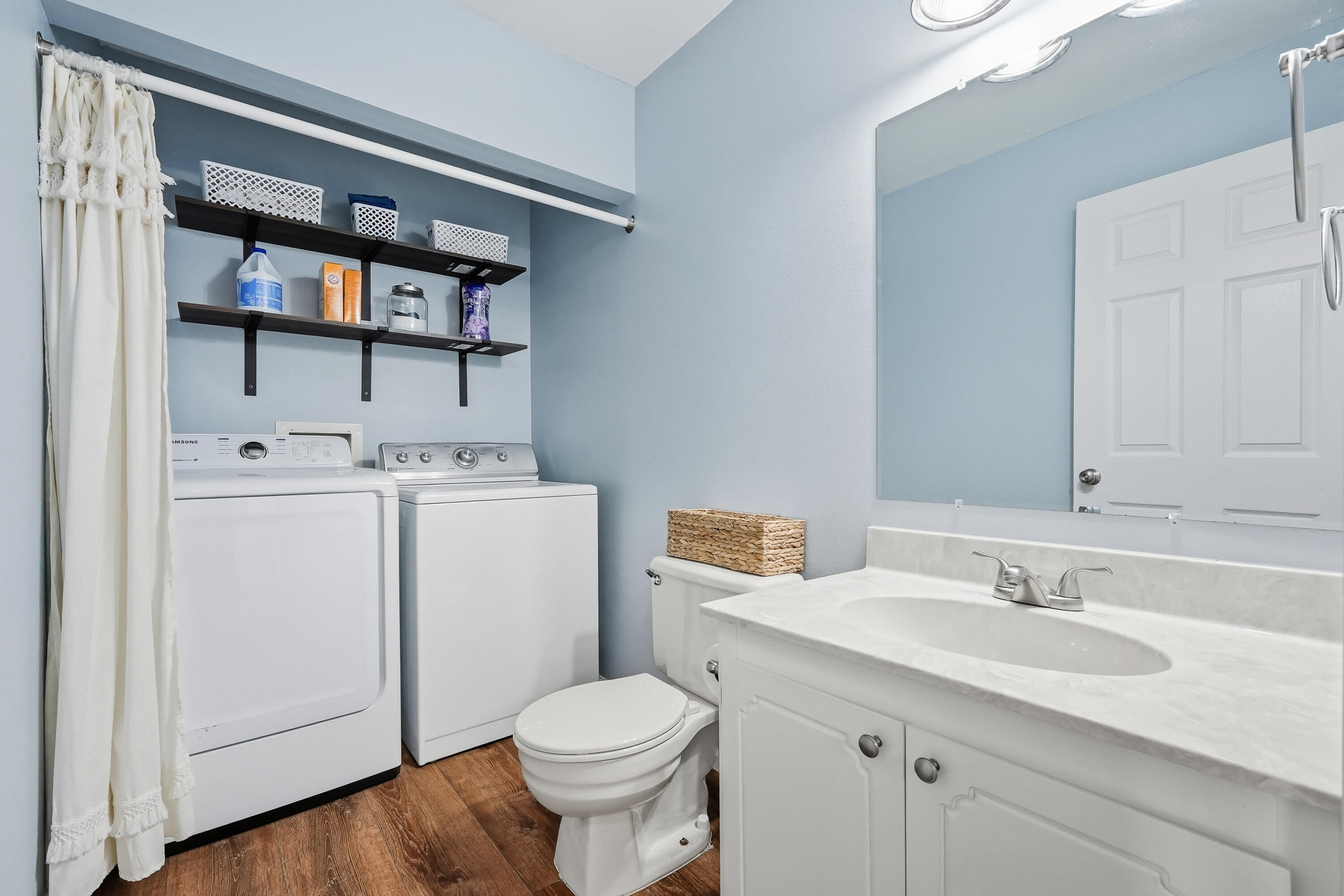 WHISPERING OAKS - Residential
