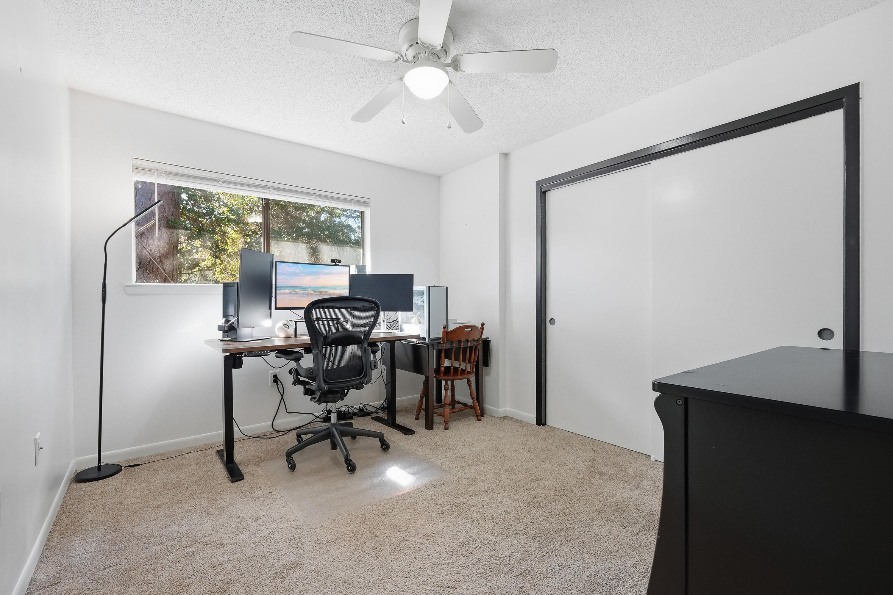 WHISPERING OAKS - Residential