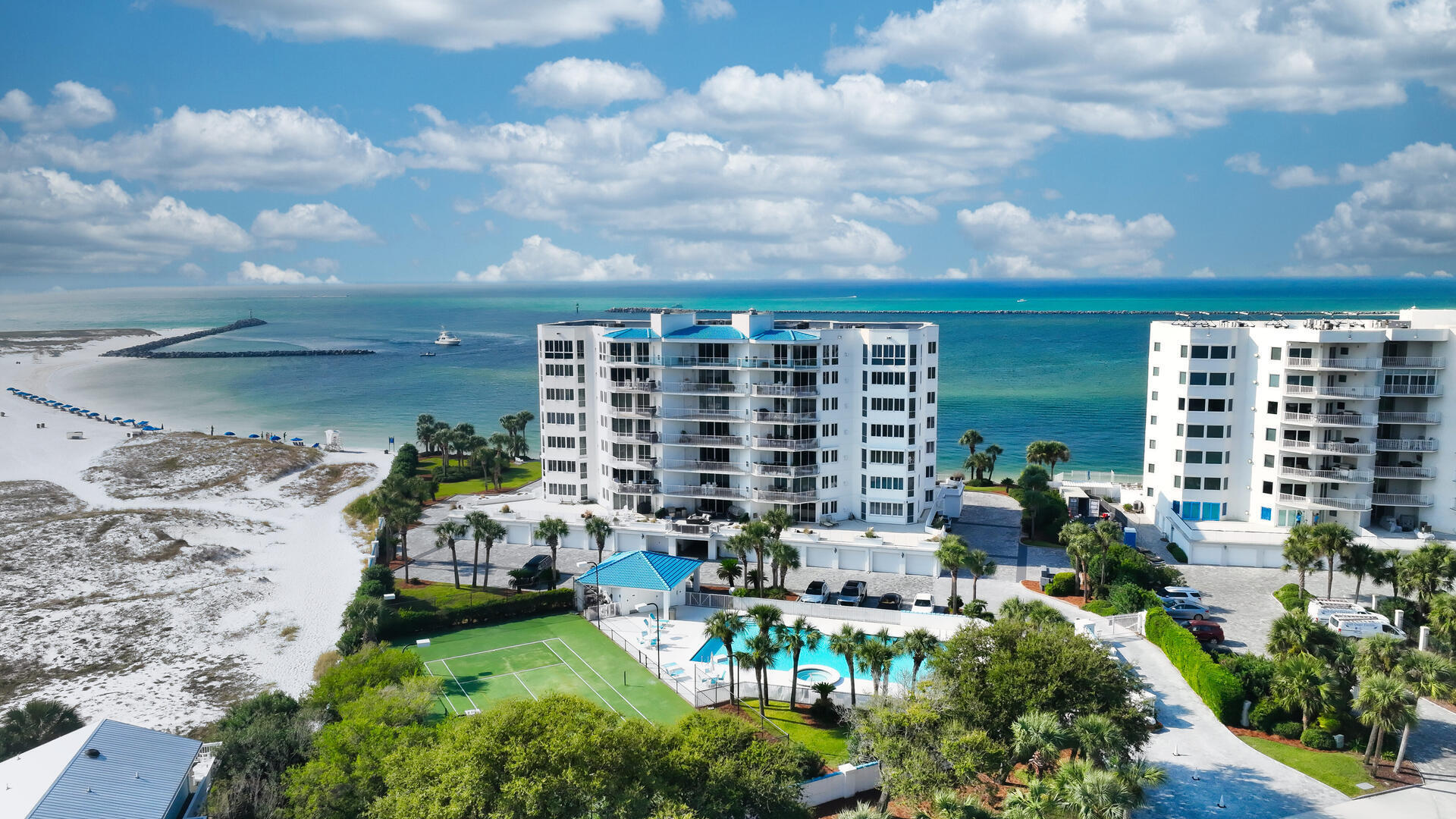 THE ULTIMATE CONDO - Residential