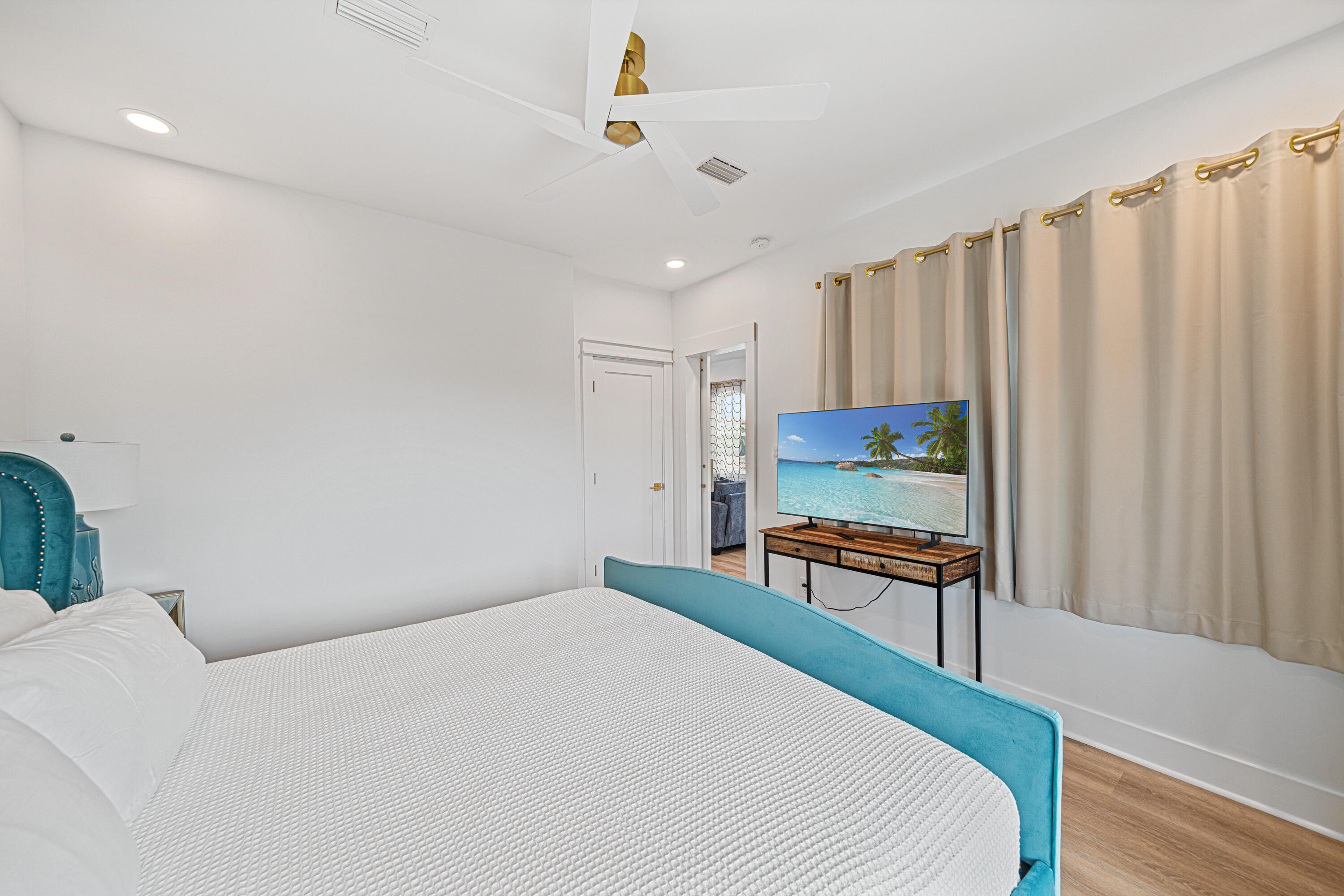 EMERALD WATERS VILLAGE - Residential