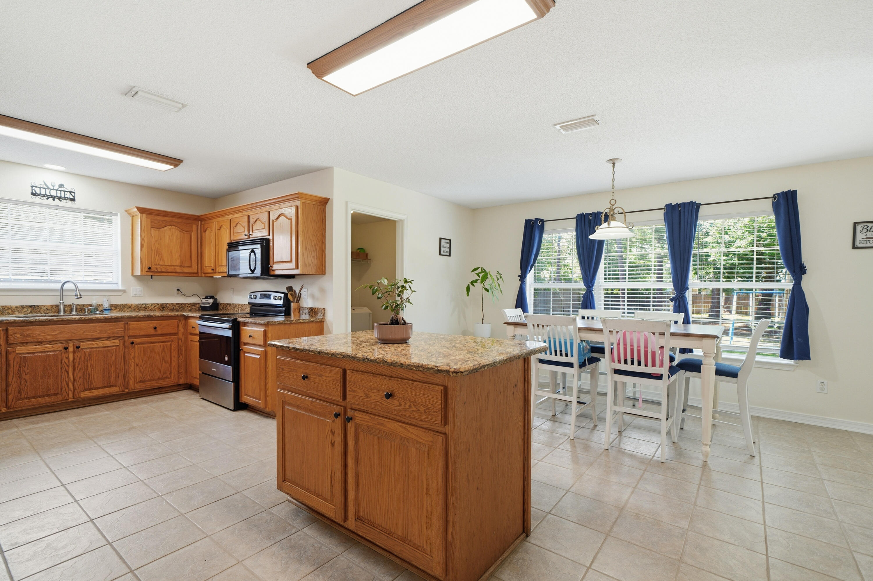 HOLLEY BY THE SEA - Residential