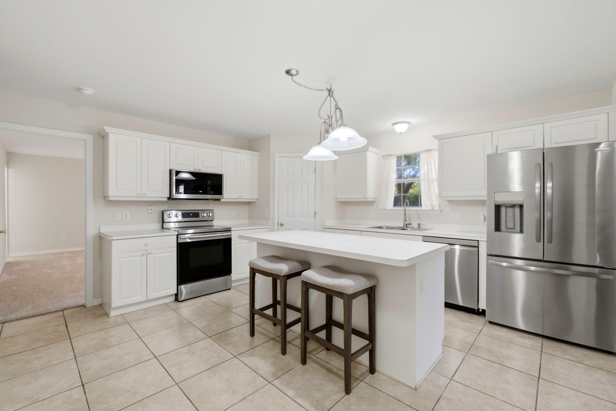 COUNTRY BREEZE EAST - Residential