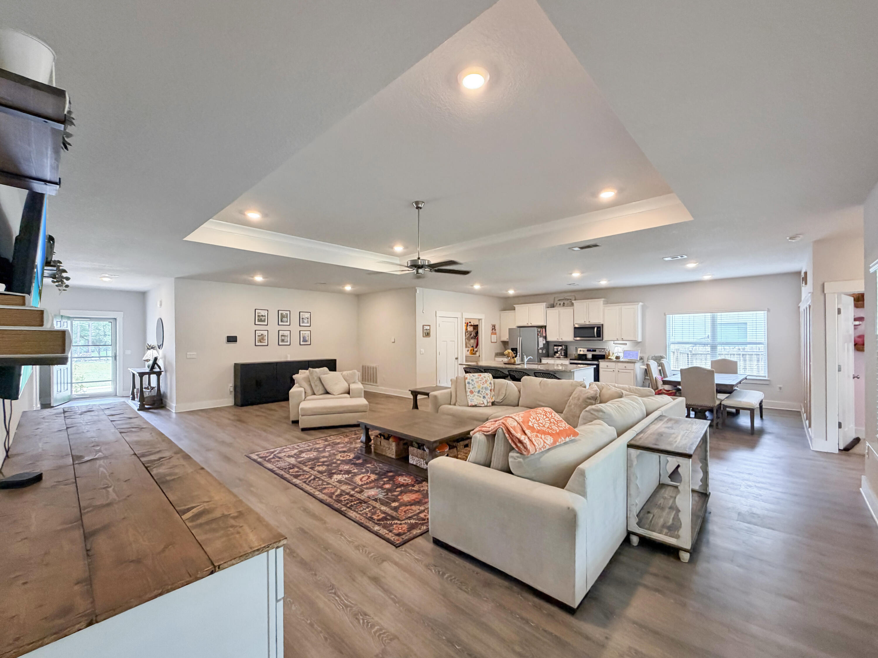 HILLWOOD ESTATES - Residential