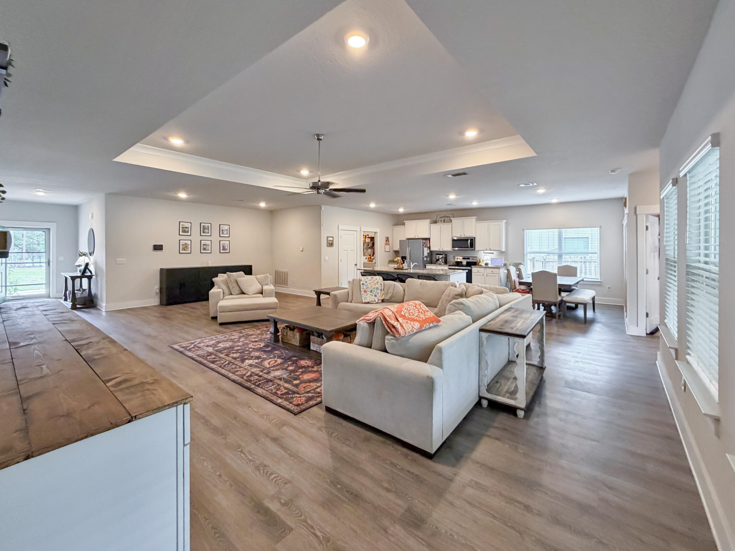 HILLWOOD ESTATES - Residential