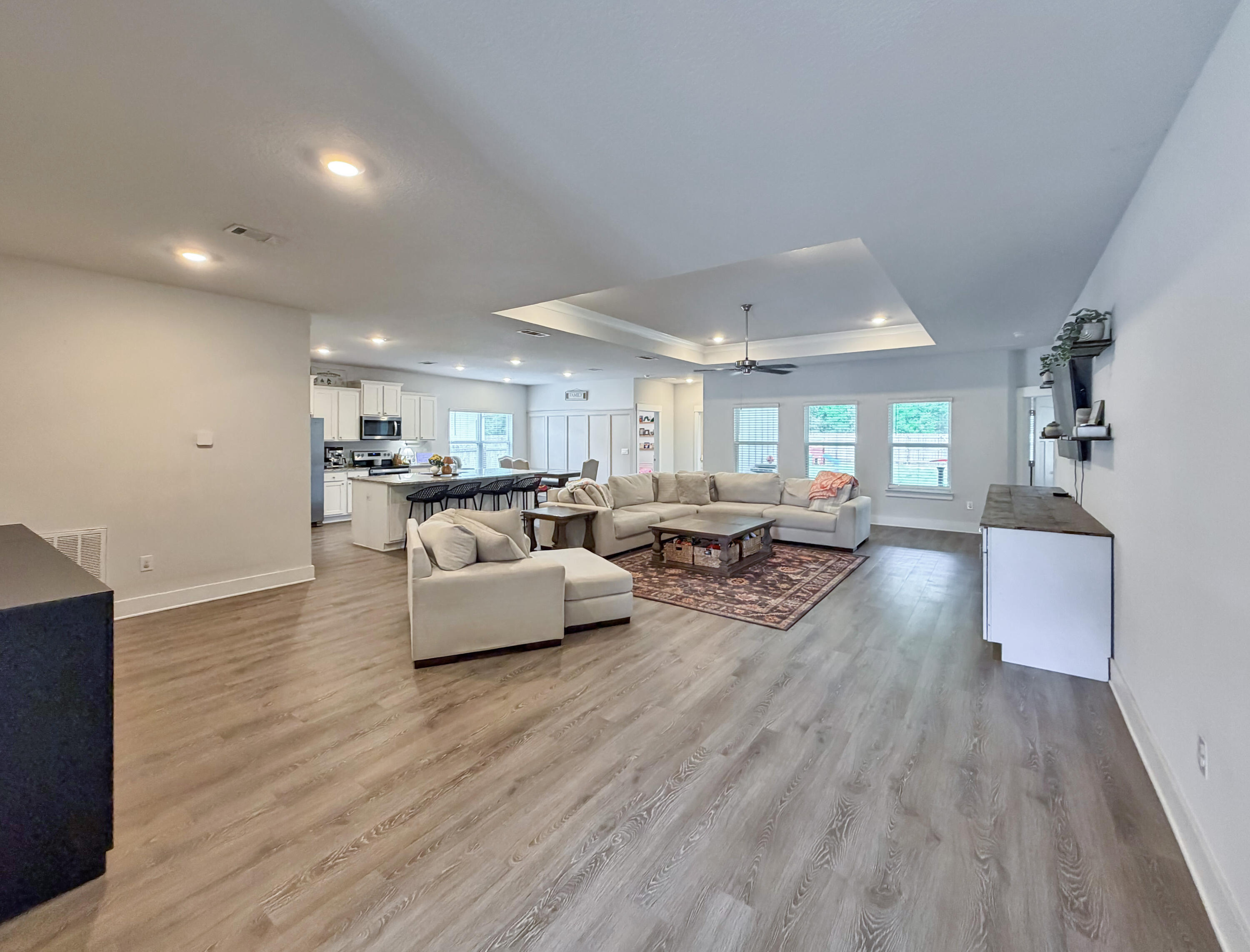 HILLWOOD ESTATES - Residential
