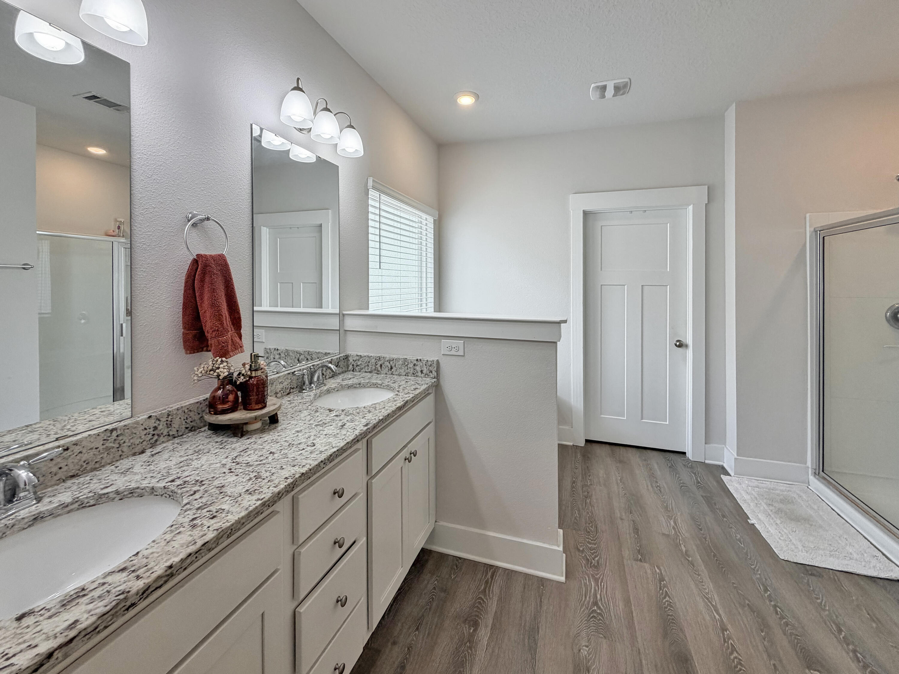 HILLWOOD ESTATES - Residential