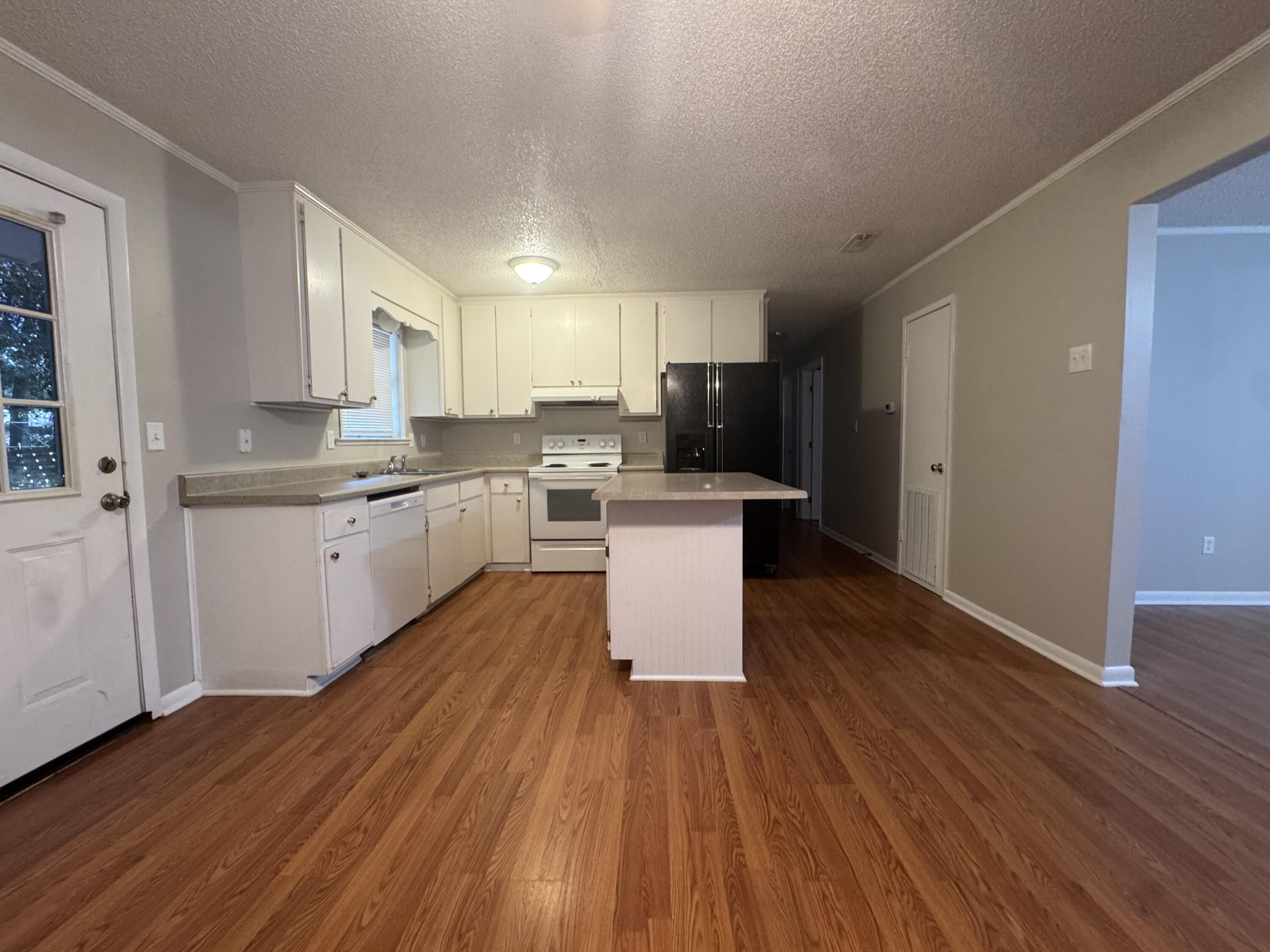 METES & BOUNDS - Residential Lease