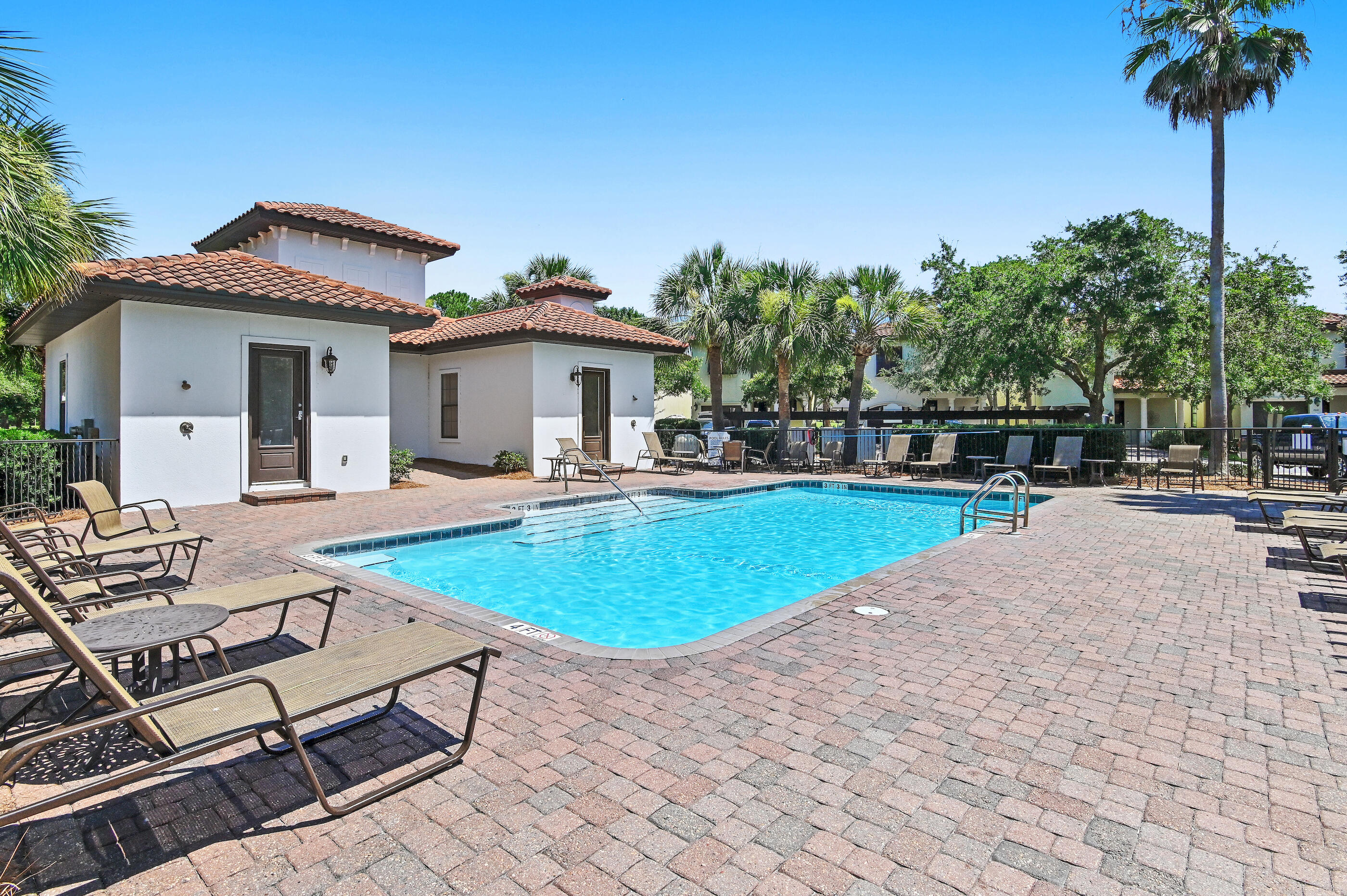 VILLA LAGO - Residential